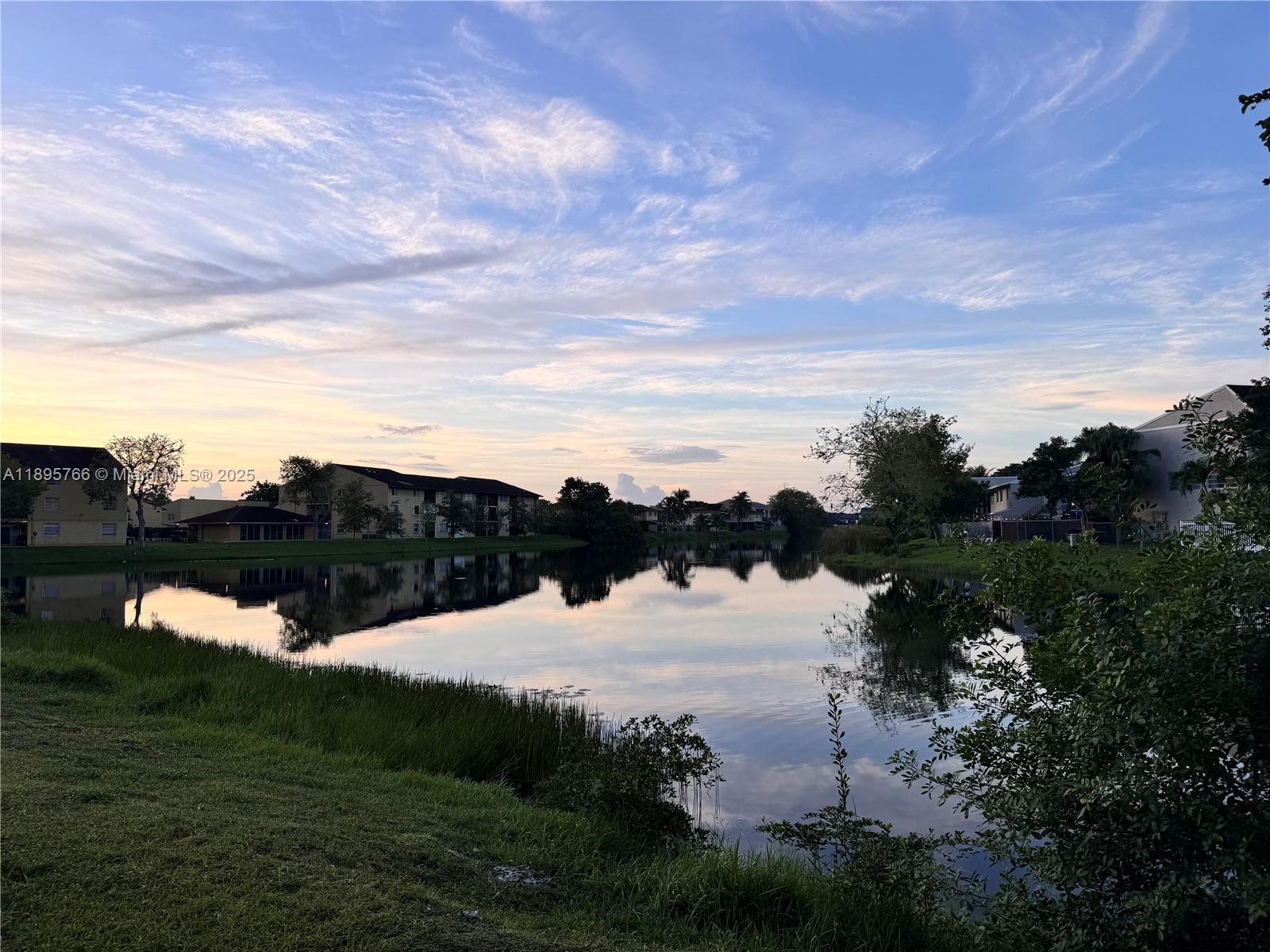 THE COURTS AT KENDALL CON - Residential Lease
