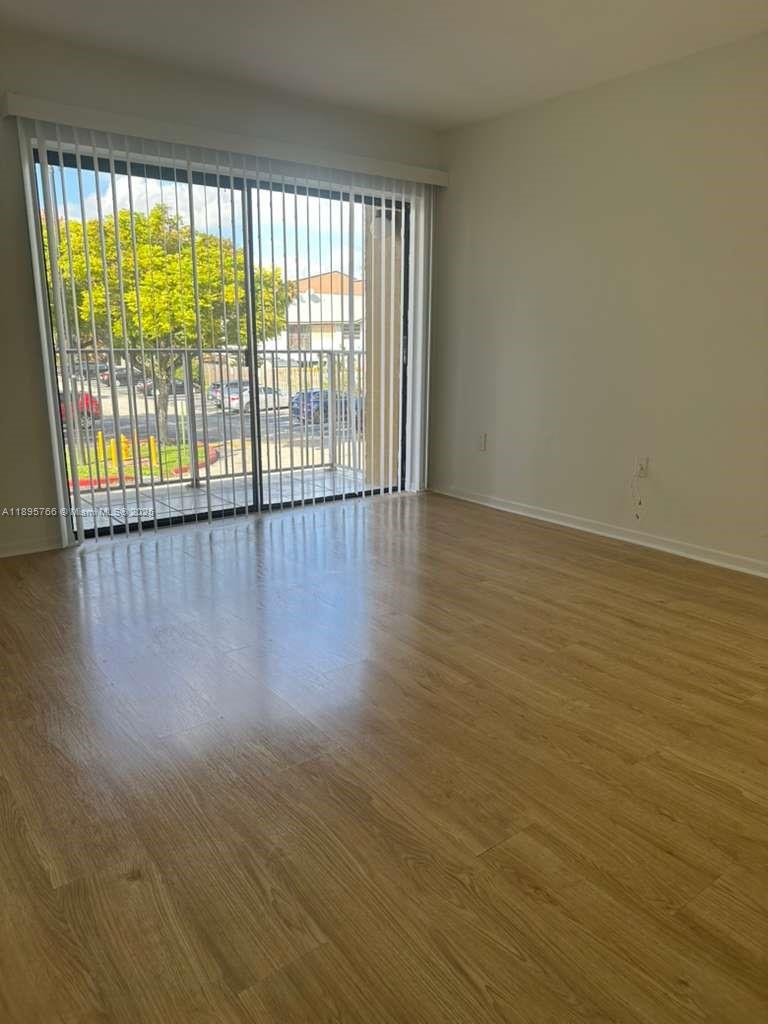 THE COURTS AT KENDALL CON - Residential Lease