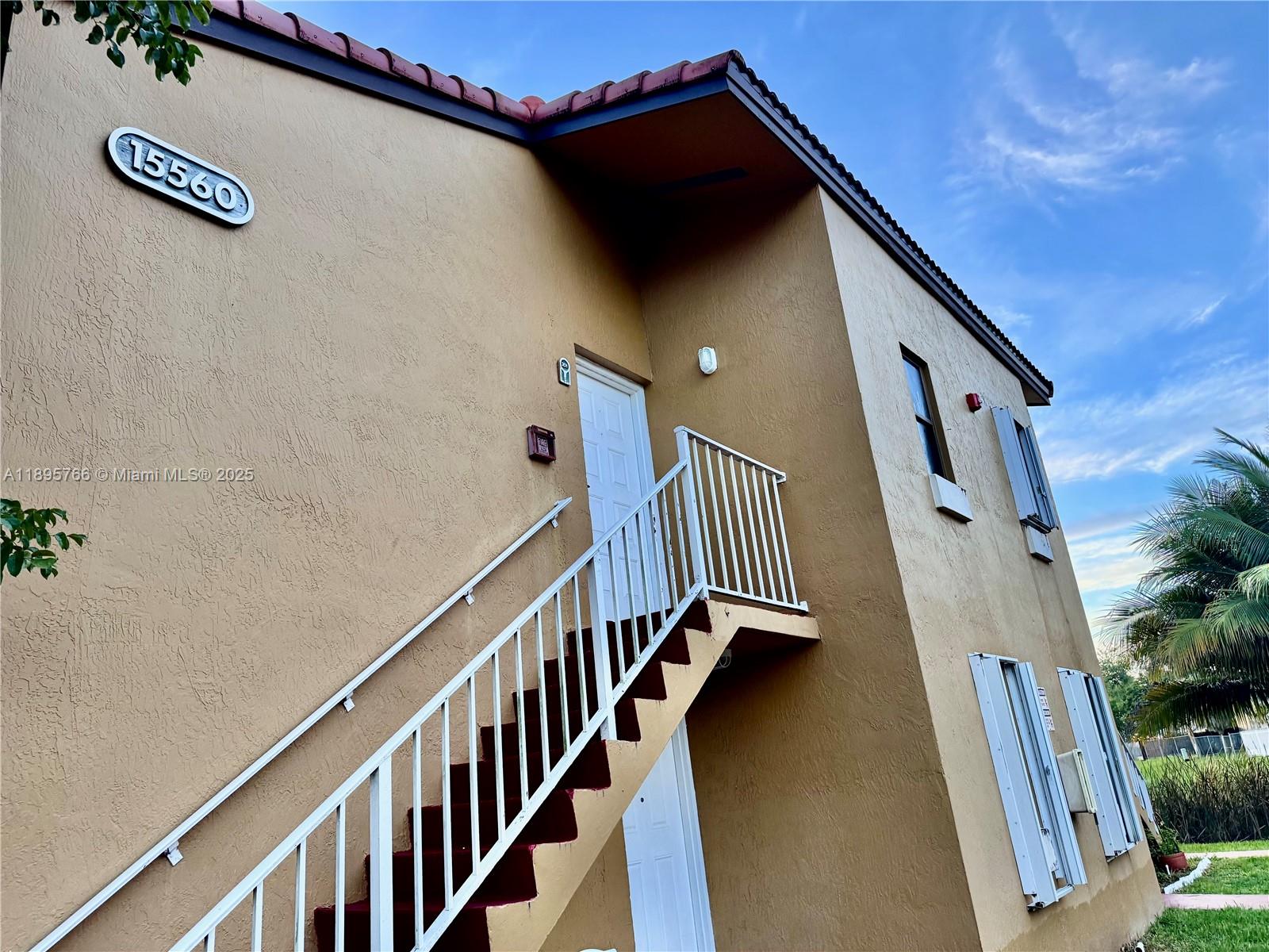 THE COURTS AT KENDALL CON - Residential Lease