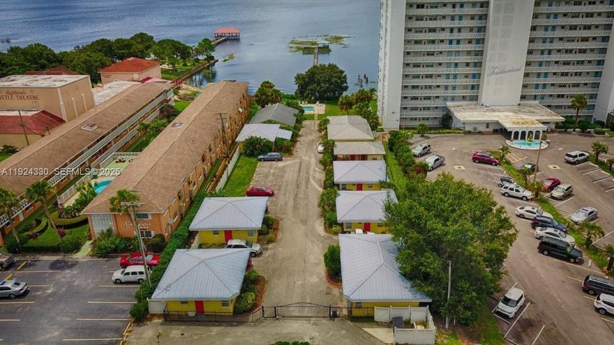 16 UNITS LAKEFRONT
CITY LOCATION
POOL
METAL ROOFS/SOME SHINGLE
COMPLETELY RENOVATED IN 2014
ELECTRIC GATE
FRONT COVERED PORCHES ON 4 UNITS