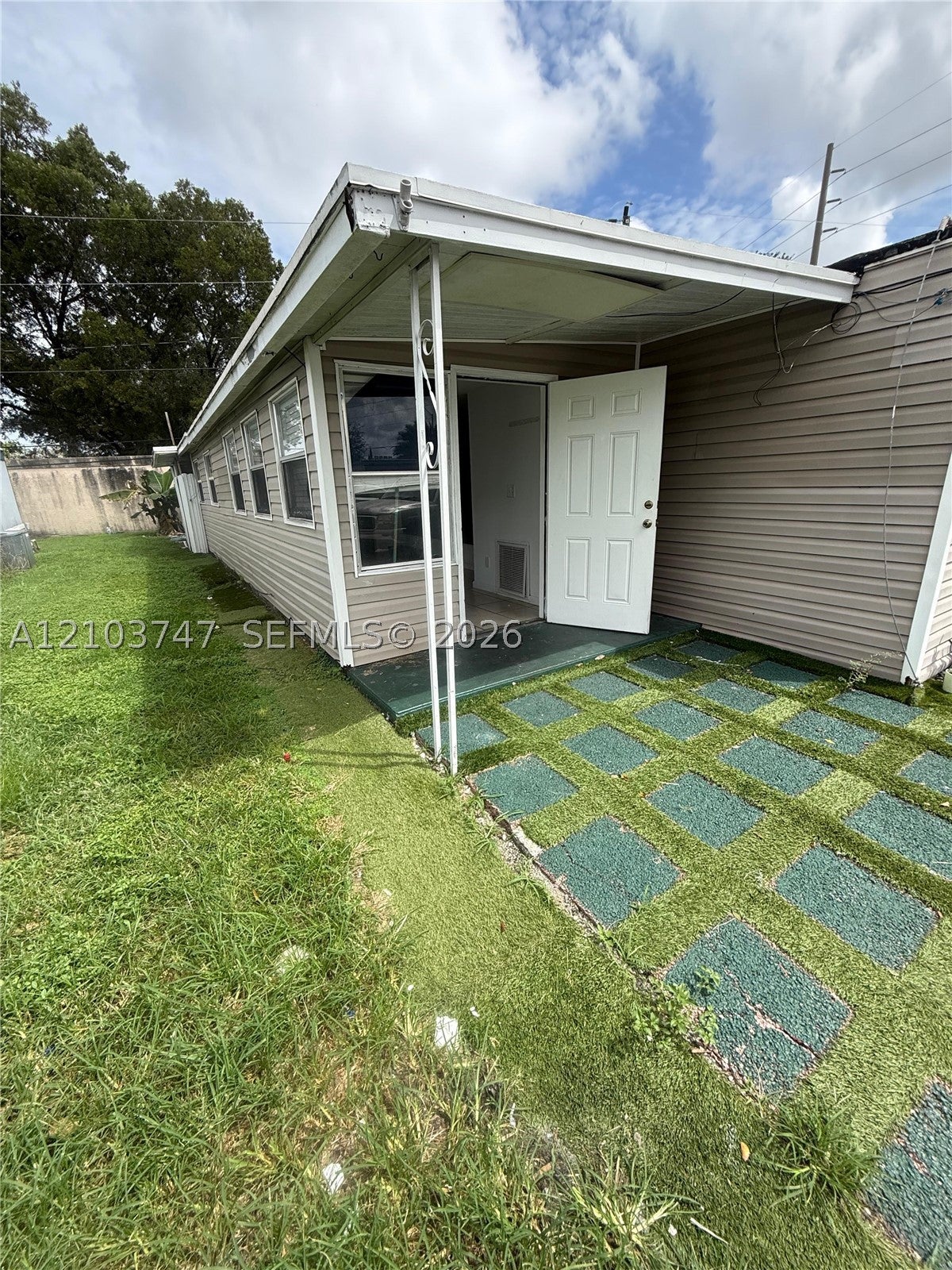4615 SW 46 Ln