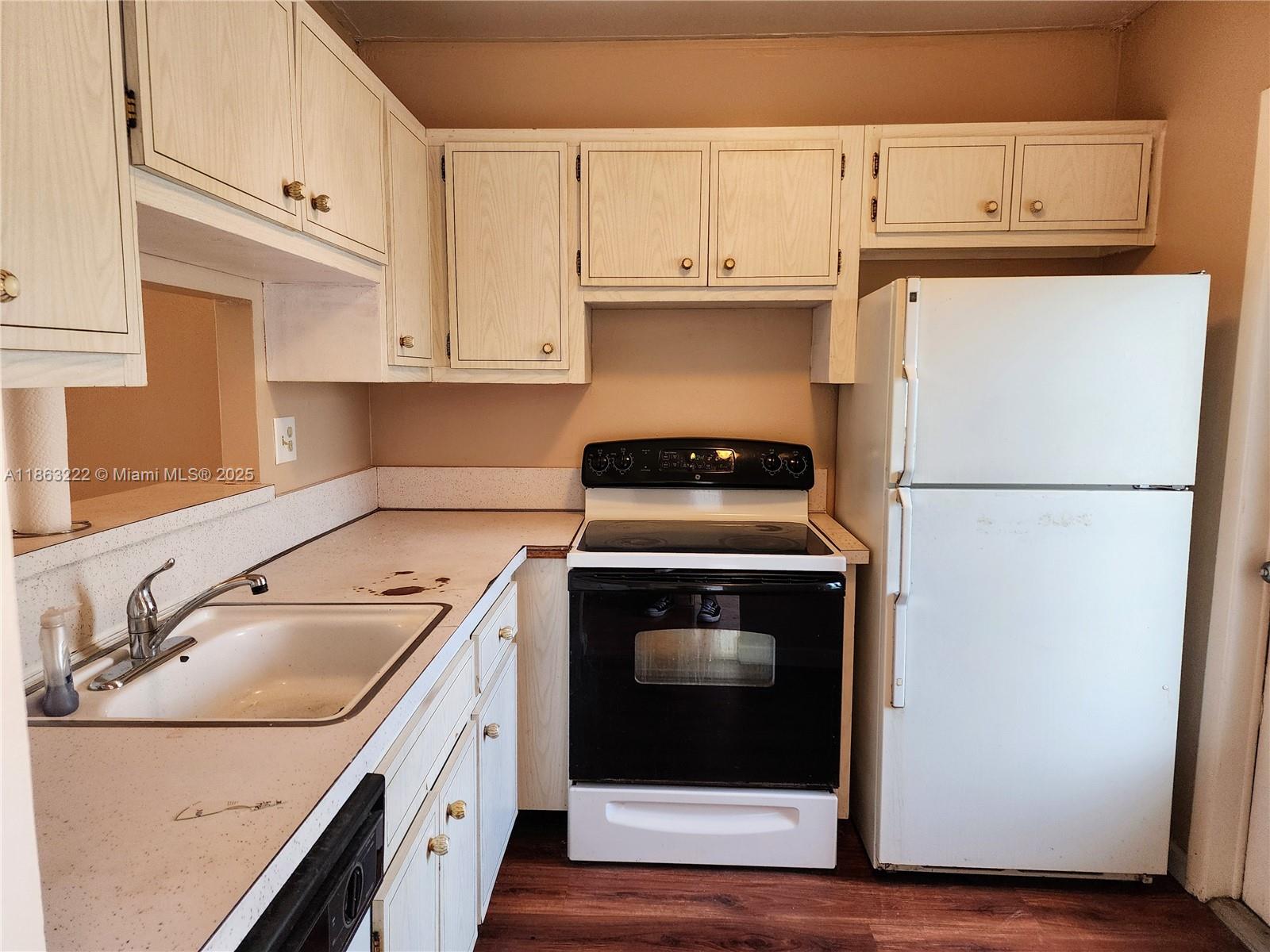 GERANIUM GARDENS CONDO - Residential