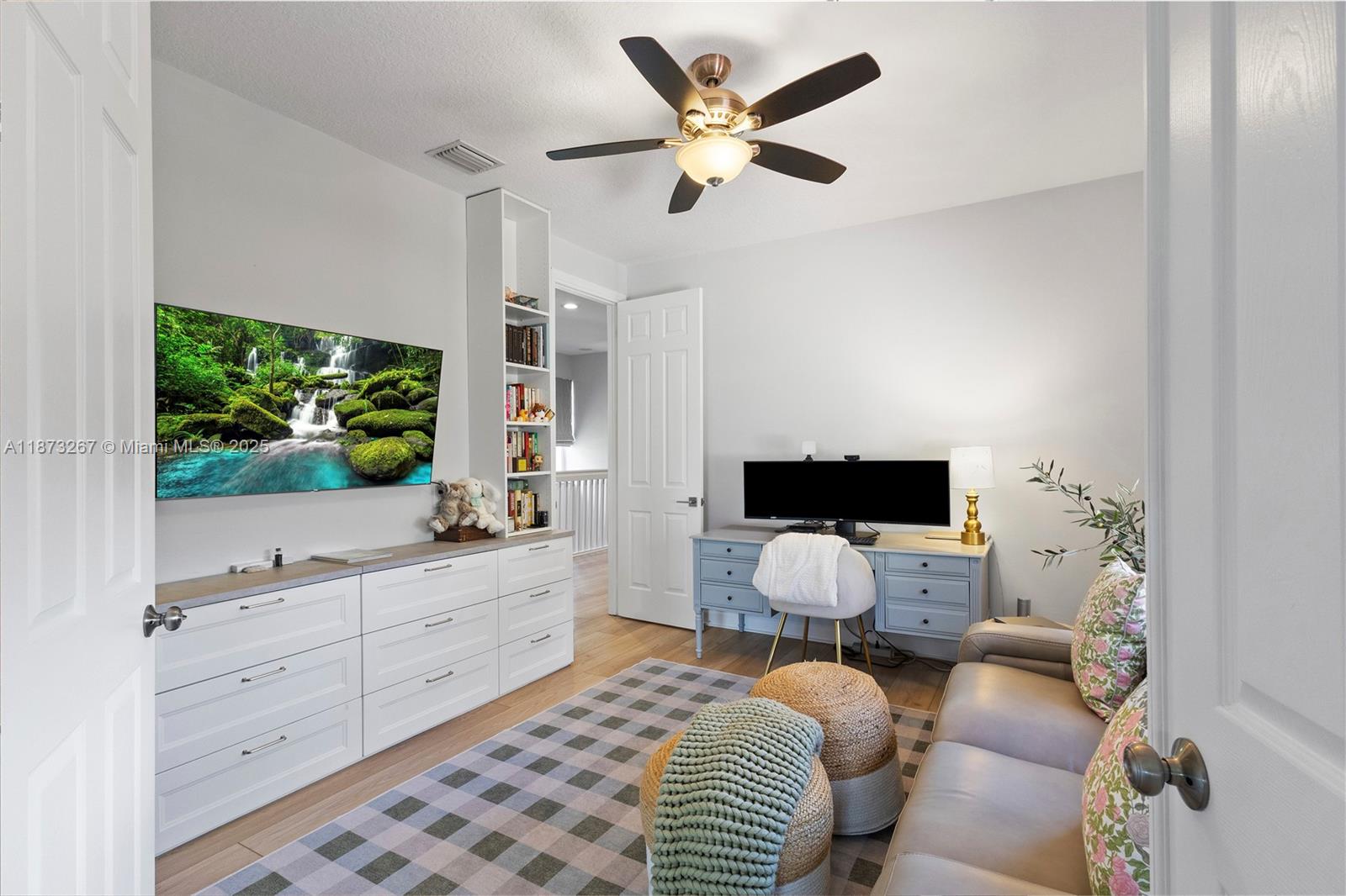 POD 7 AT MONARCH LAKES - Residential