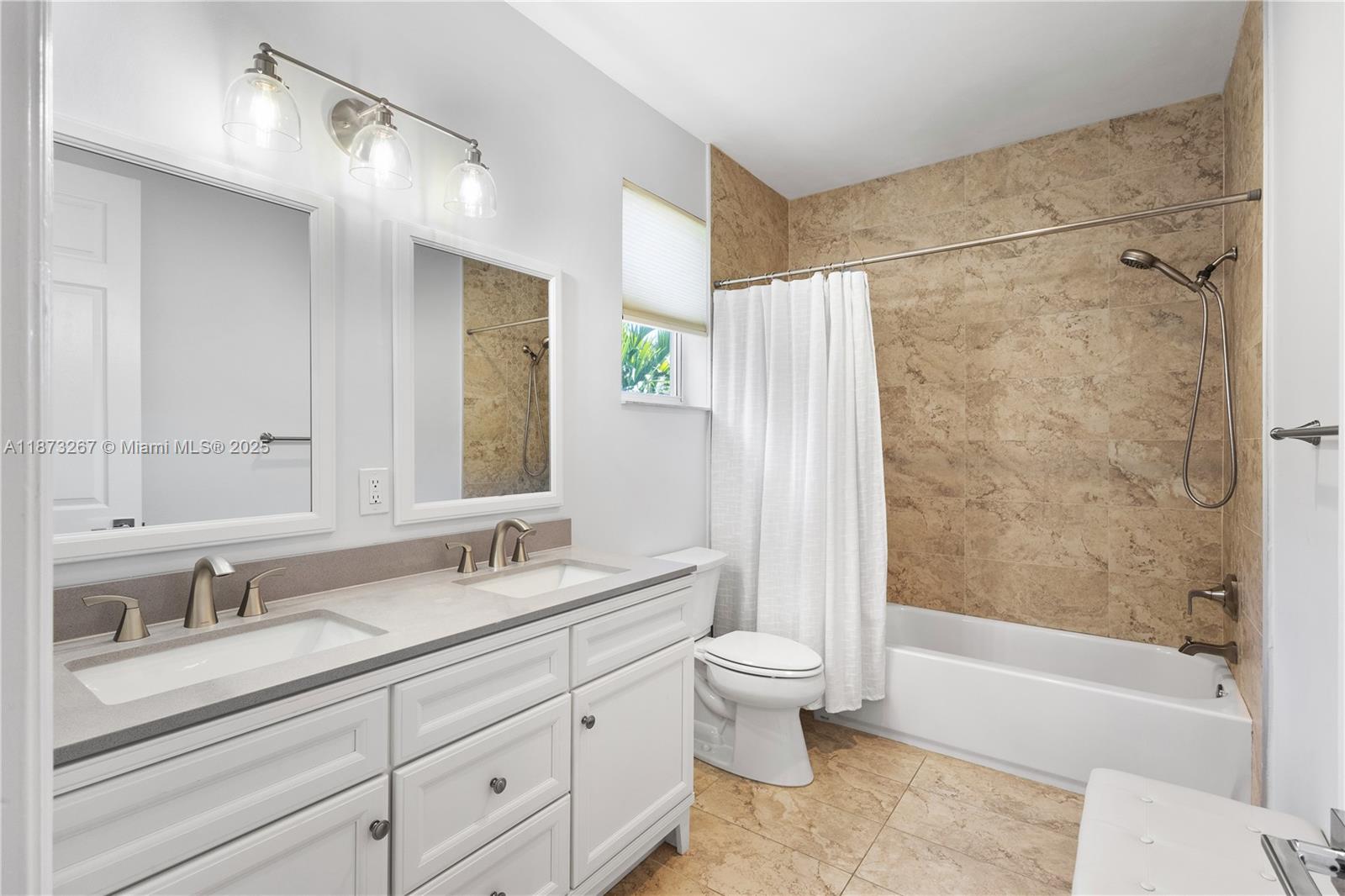 POD 7 AT MONARCH LAKES - Residential