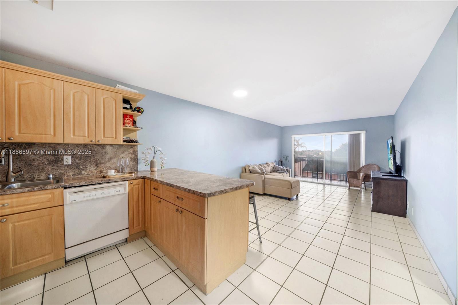 SANDORAL CONDO PH I - Residential