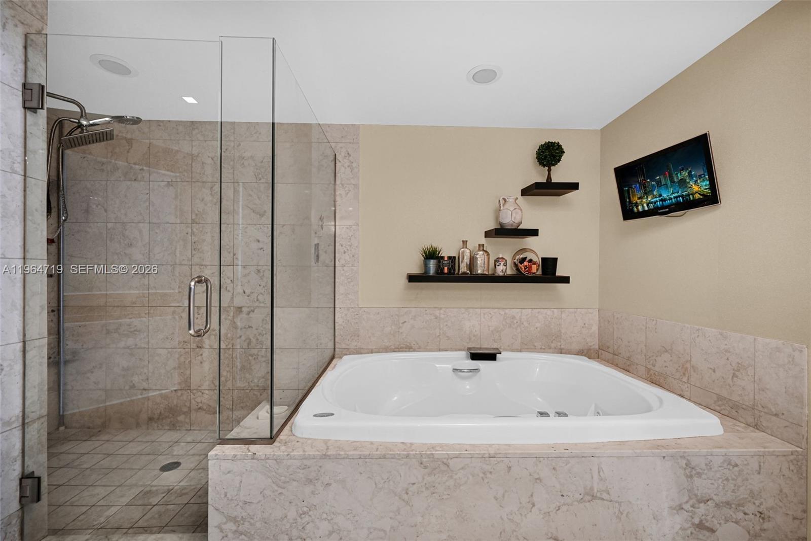 JADE RESIDENCES - Residential