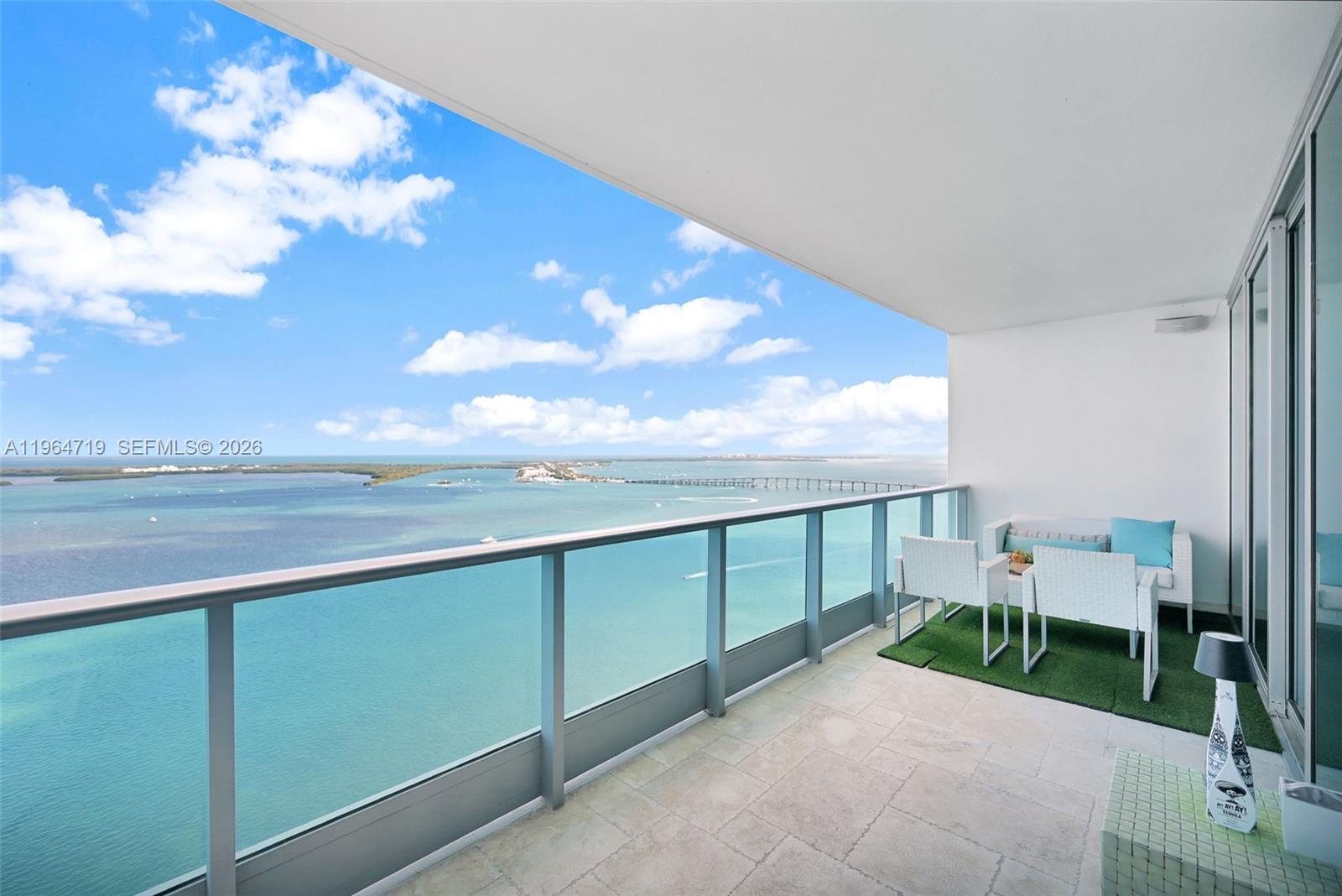 JADE RESIDENCES - Residential