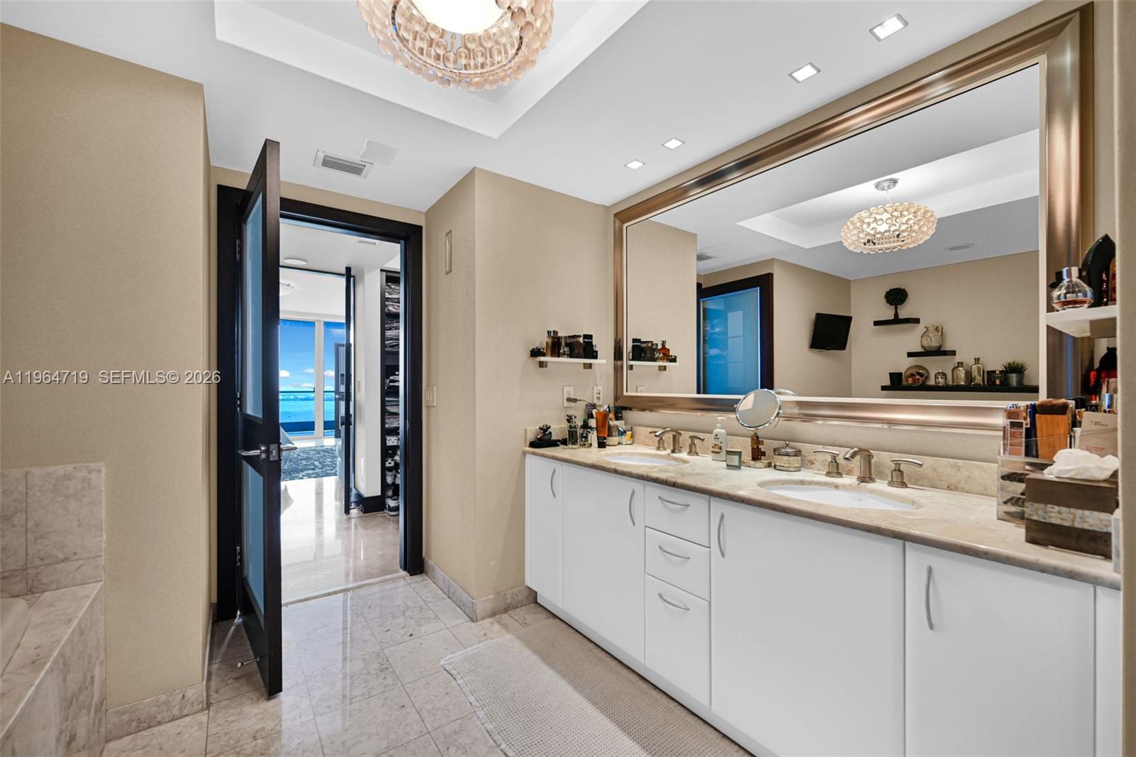 JADE RESIDENCES - Residential