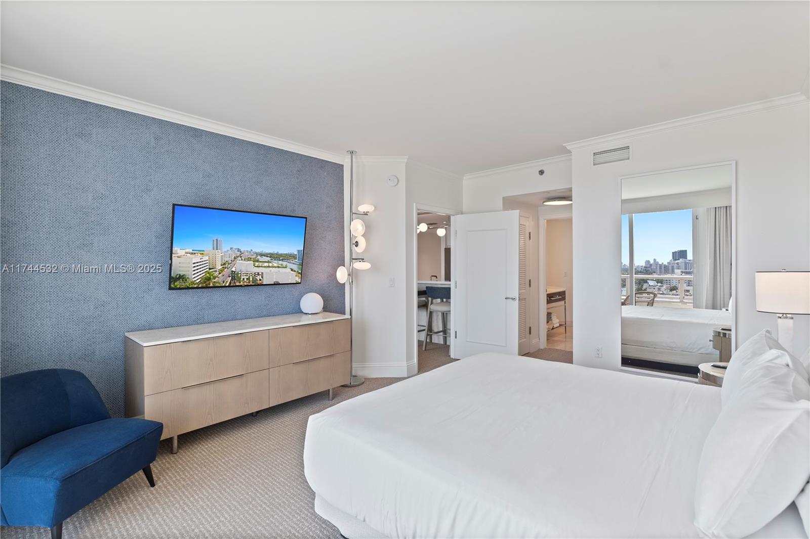 FONTAINEBLEAU II - Residential