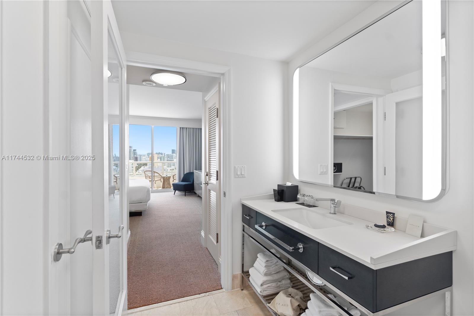 FONTAINEBLEAU II - Residential