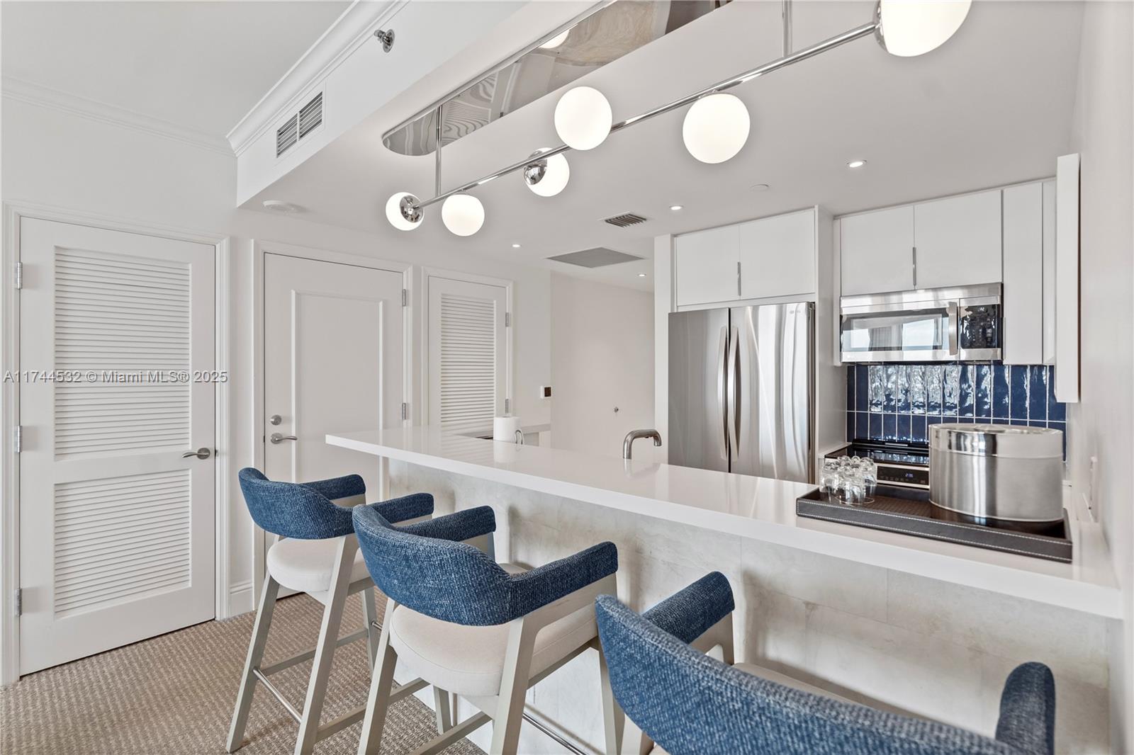 FONTAINEBLEAU II - Residential