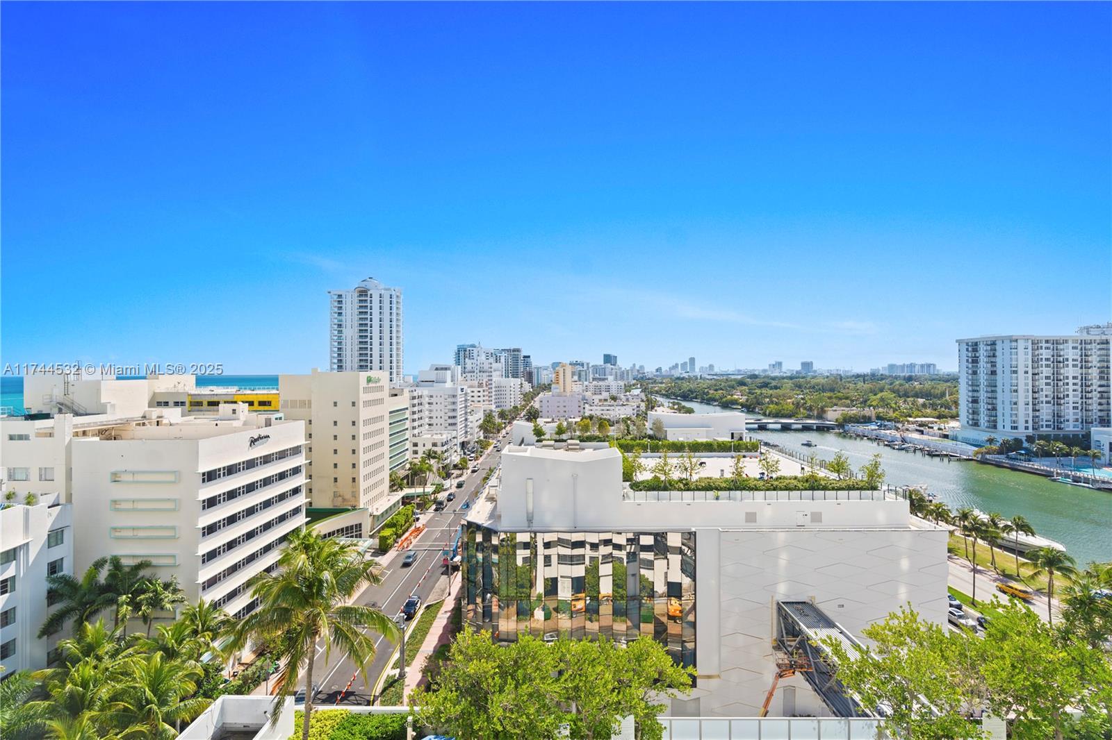 4401 COLLINS AV 1206