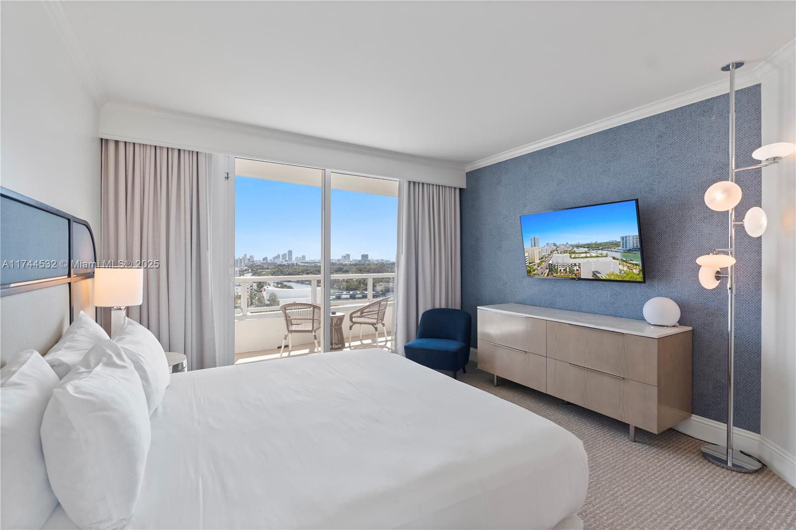 FONTAINEBLEAU II - Residential