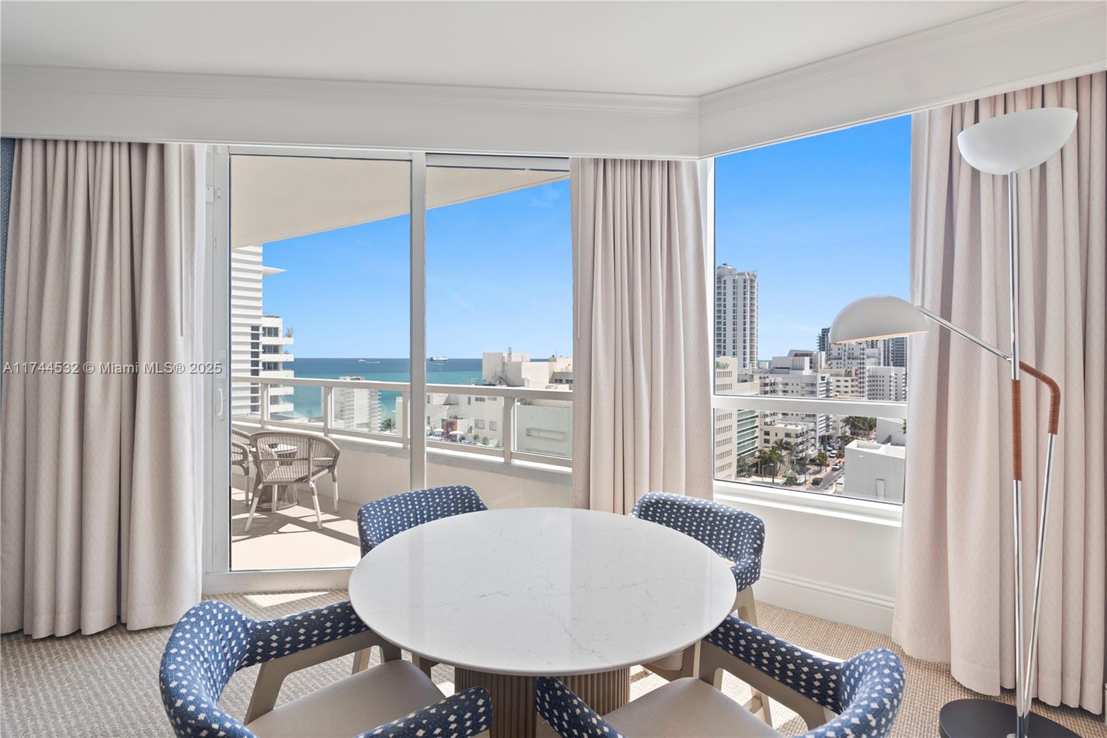 FONTAINEBLEAU II - Residential