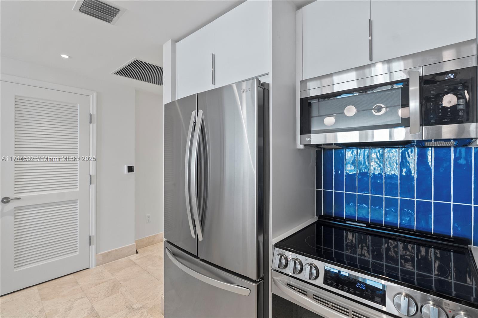 FONTAINEBLEAU II - Residential