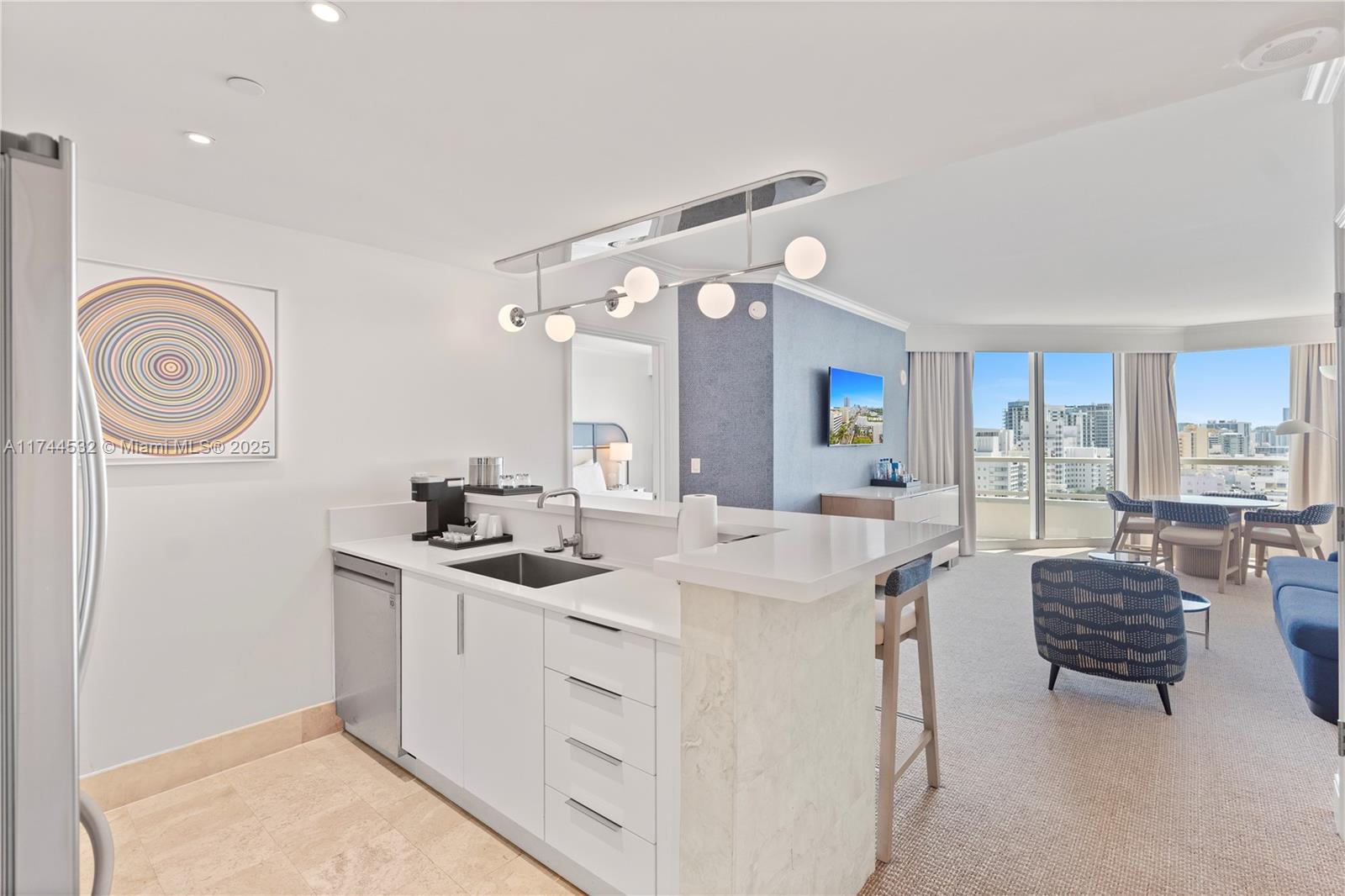 FONTAINEBLEAU II - Residential