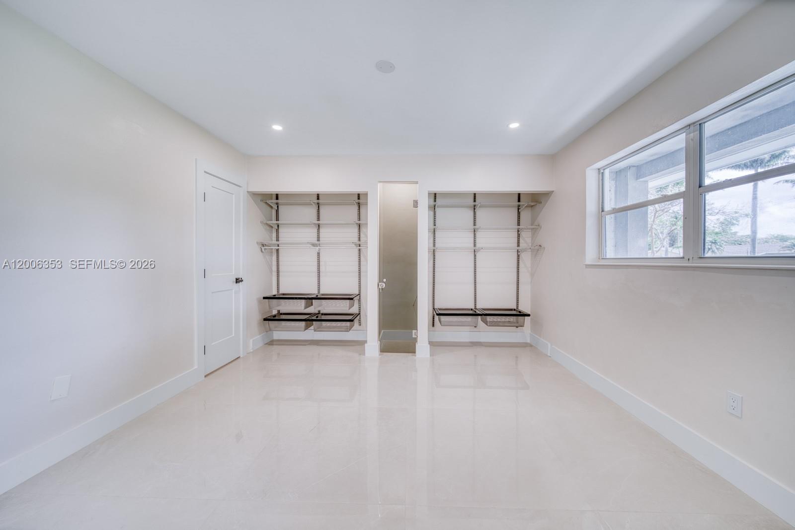 CORAL REEF ESTATES - Residential