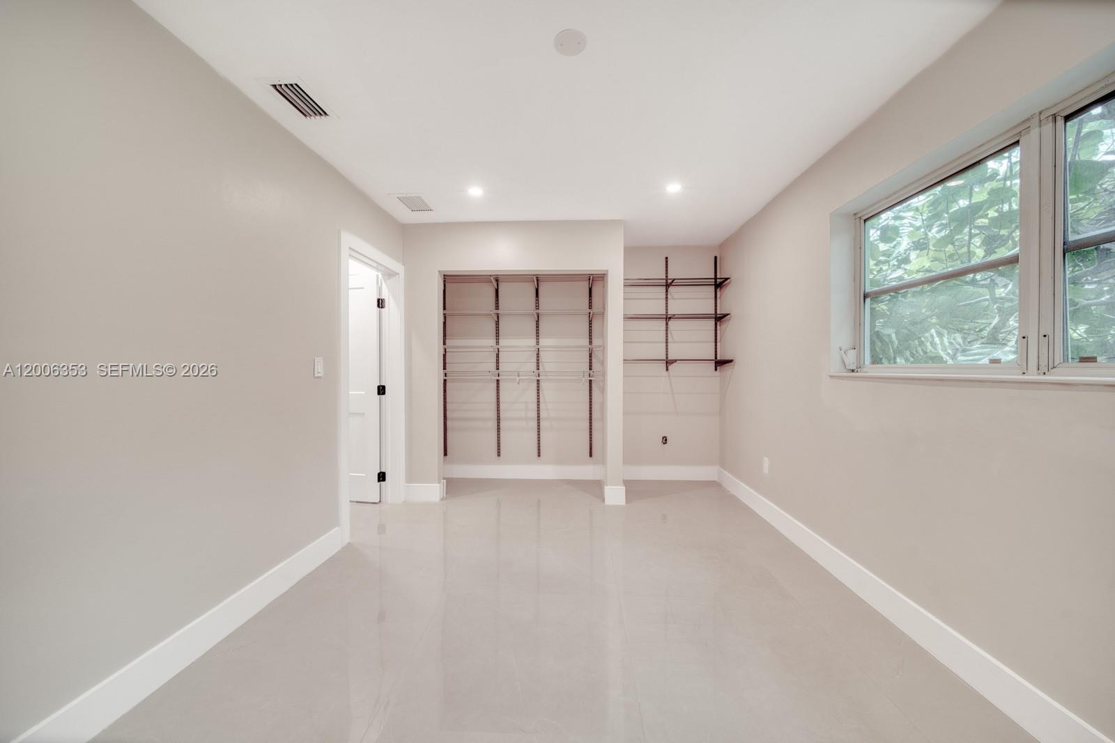 CORAL REEF ESTATES - Residential