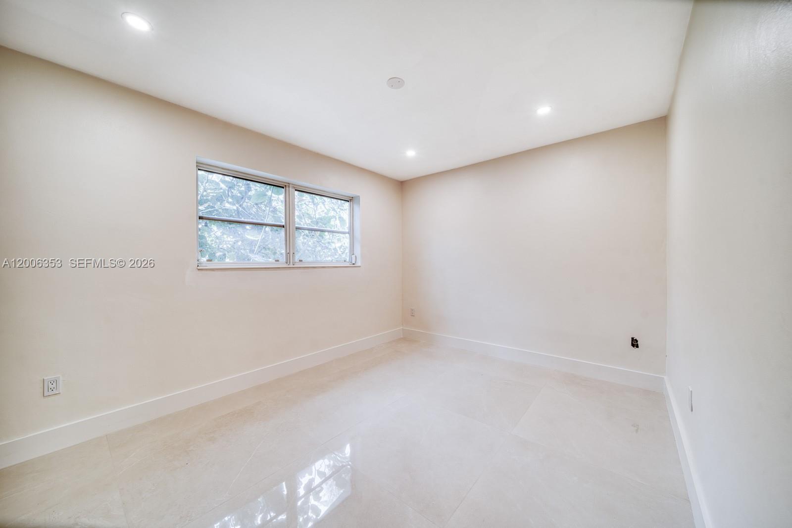 CORAL REEF ESTATES - Residential