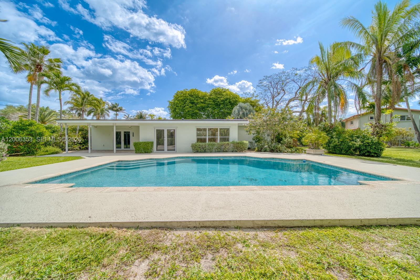 CORAL REEF ESTATES - Residential