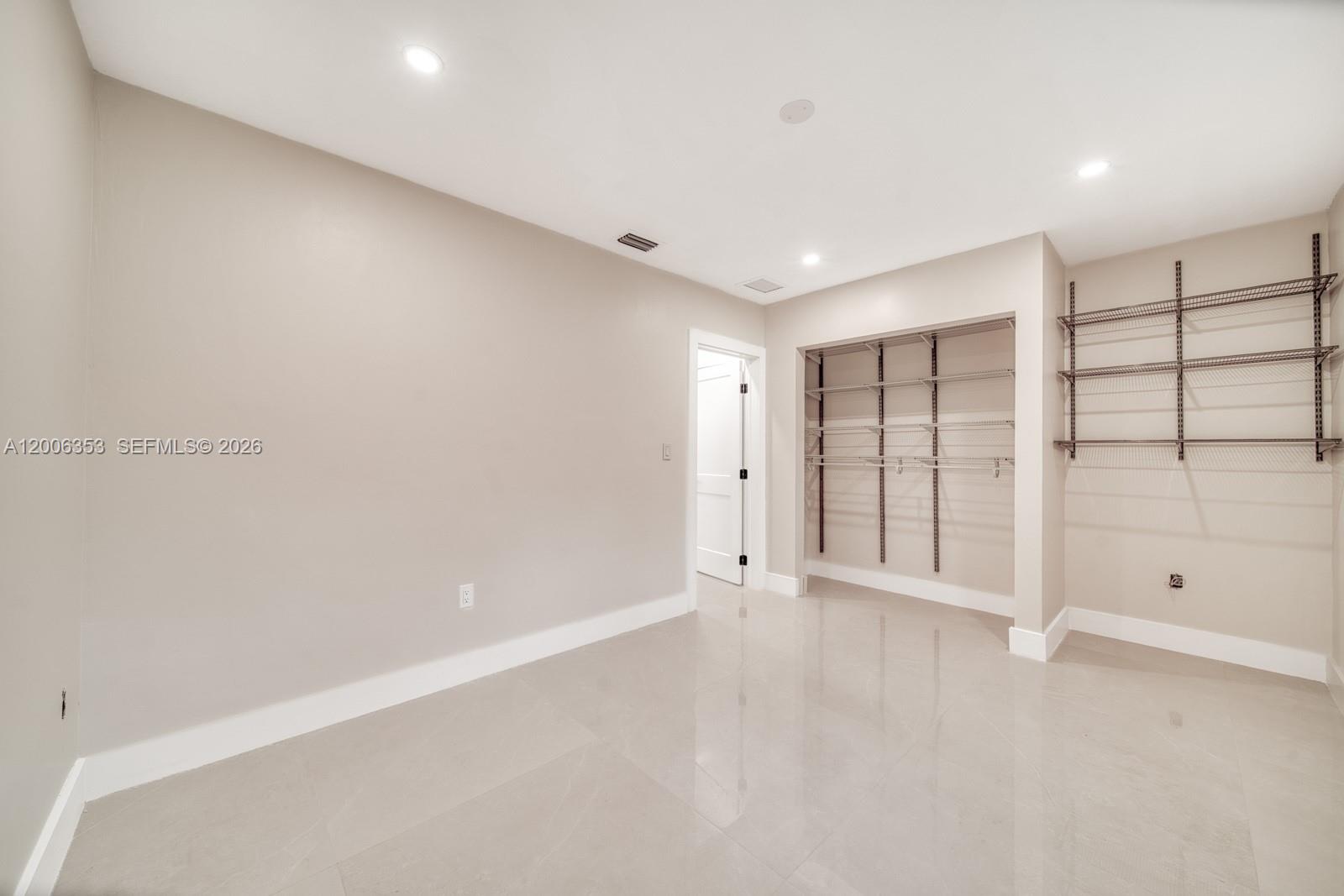 CORAL REEF ESTATES - Residential