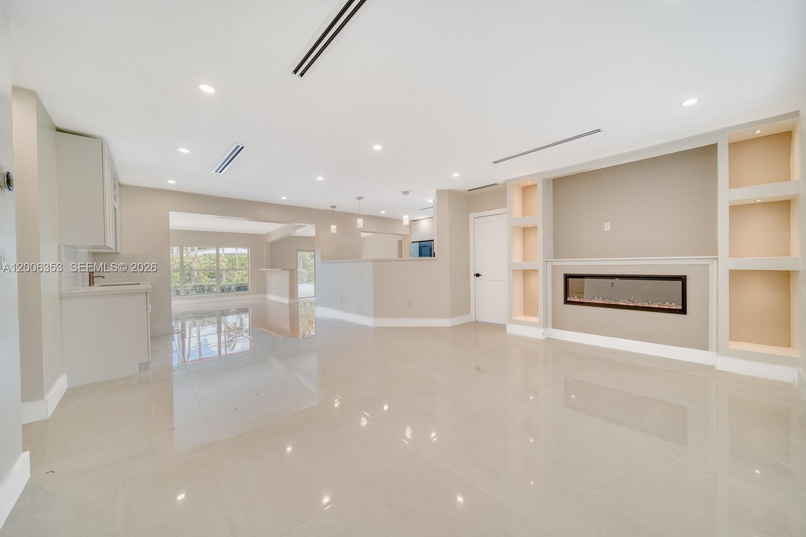 CORAL REEF ESTATES - Residential