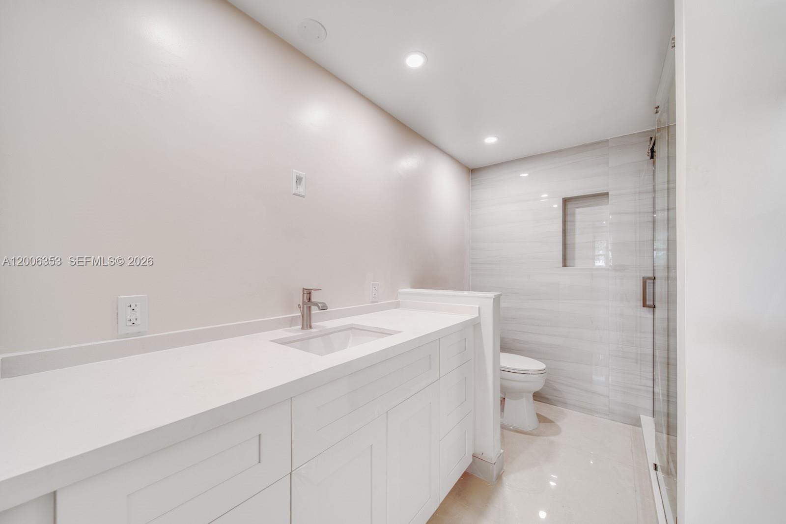 CORAL REEF ESTATES - Residential