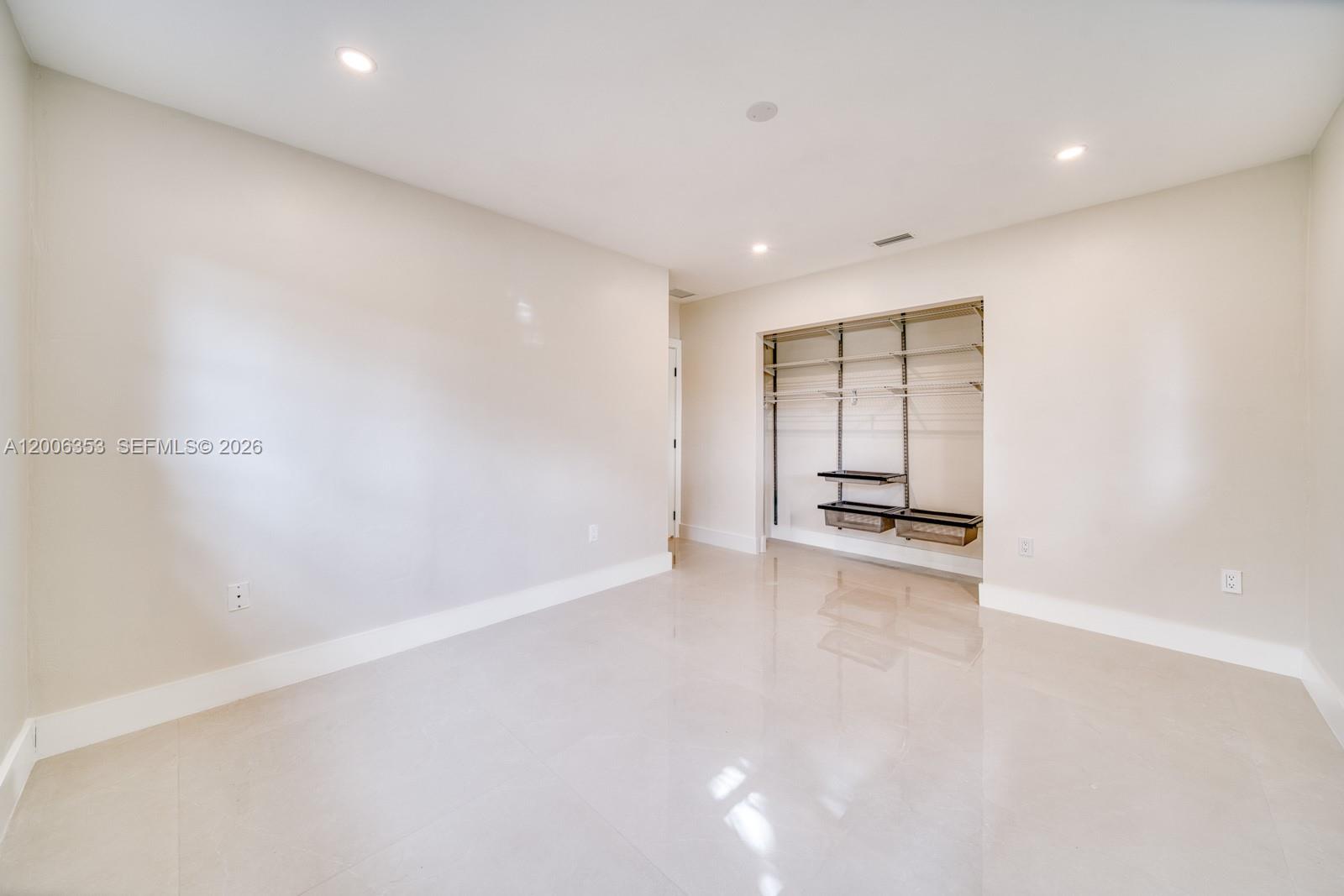 CORAL REEF ESTATES - Residential