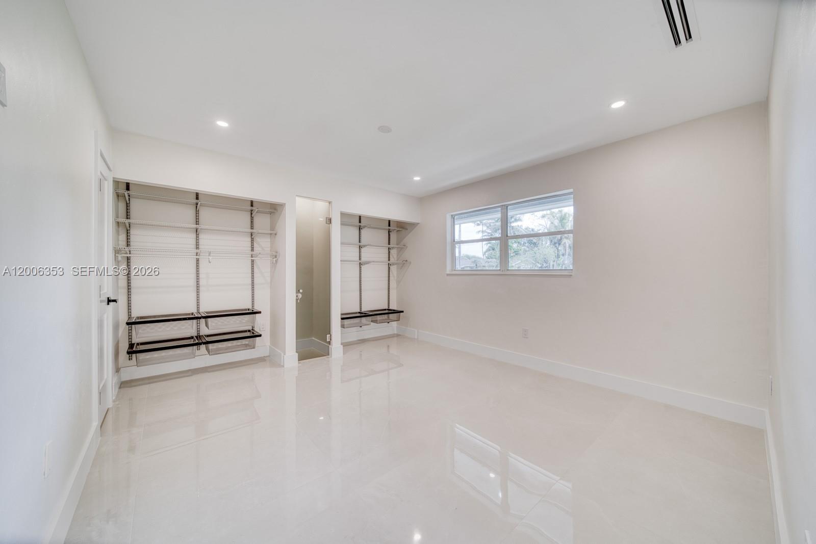 CORAL REEF ESTATES - Residential