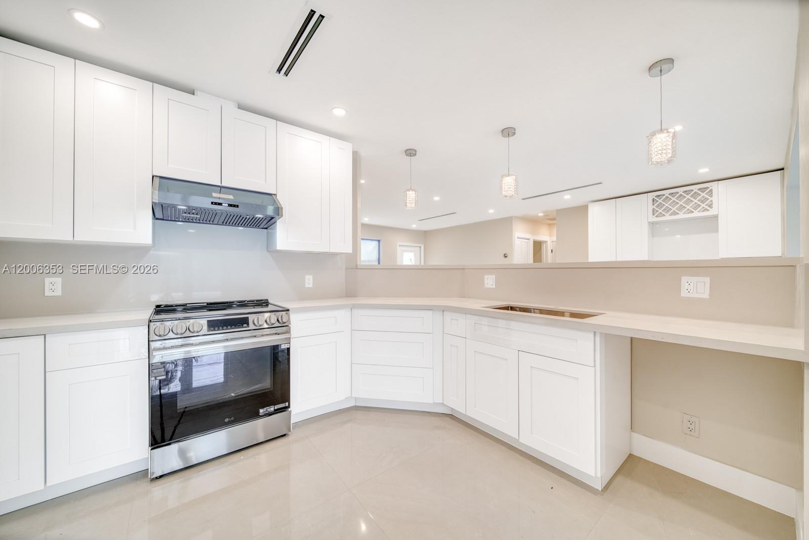 CORAL REEF ESTATES - Residential