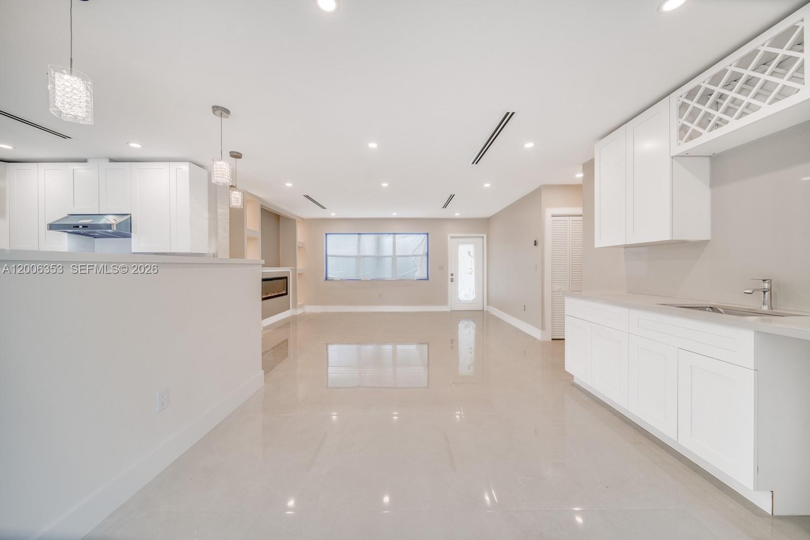 CORAL REEF ESTATES - Residential