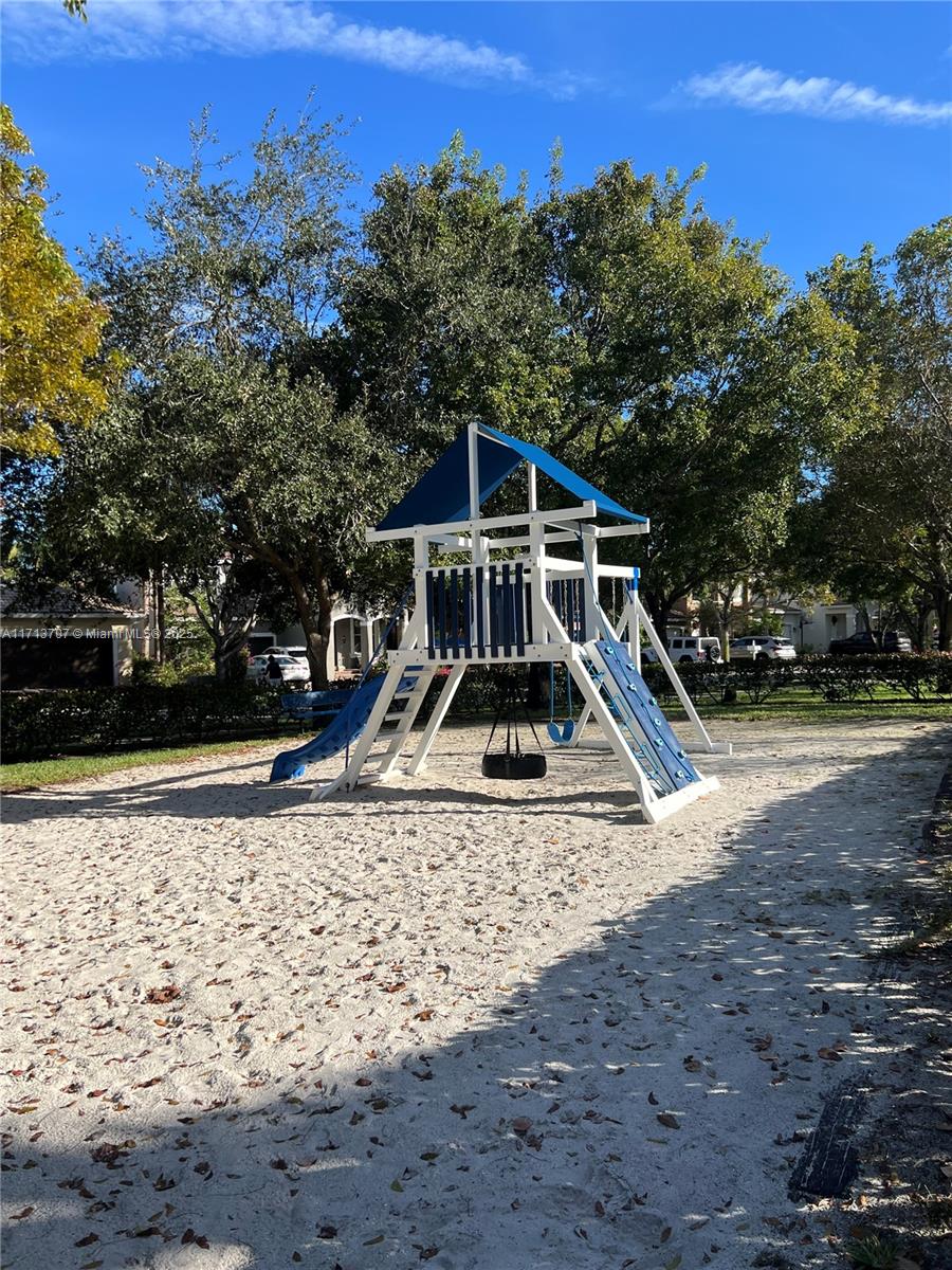 SABAL LAKES PH 4 - Residential
