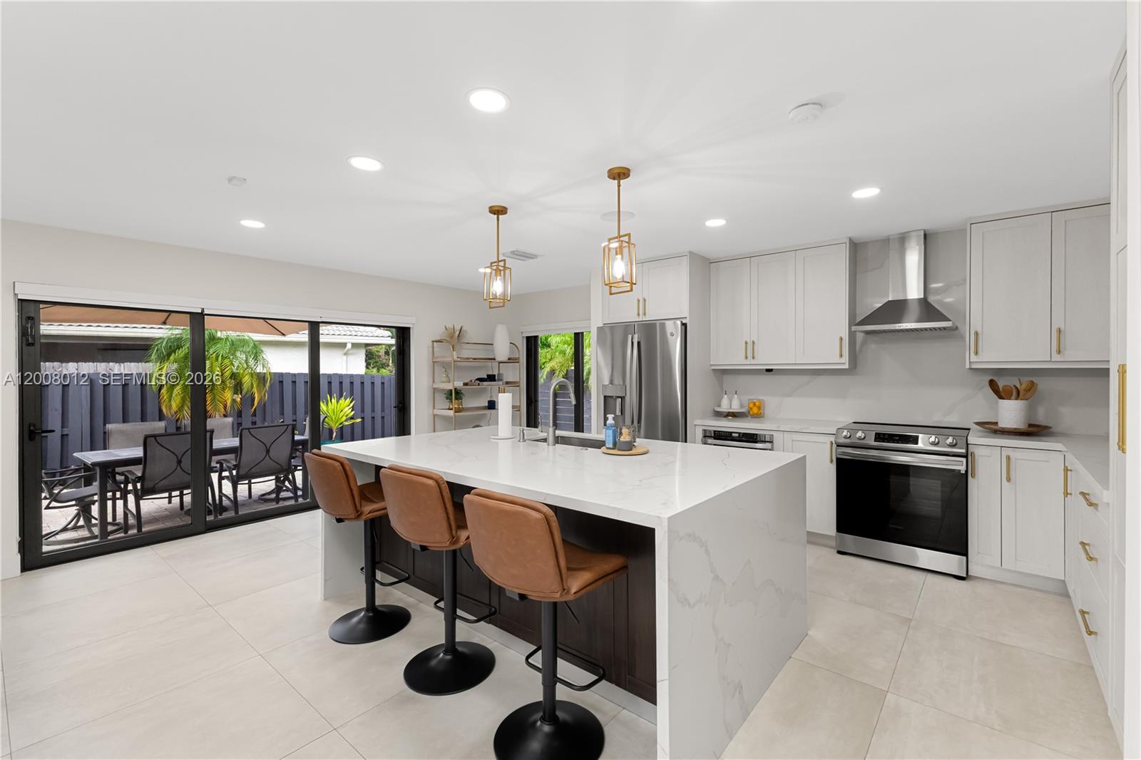 JACARANDA LAKES SEC 1 - Residential