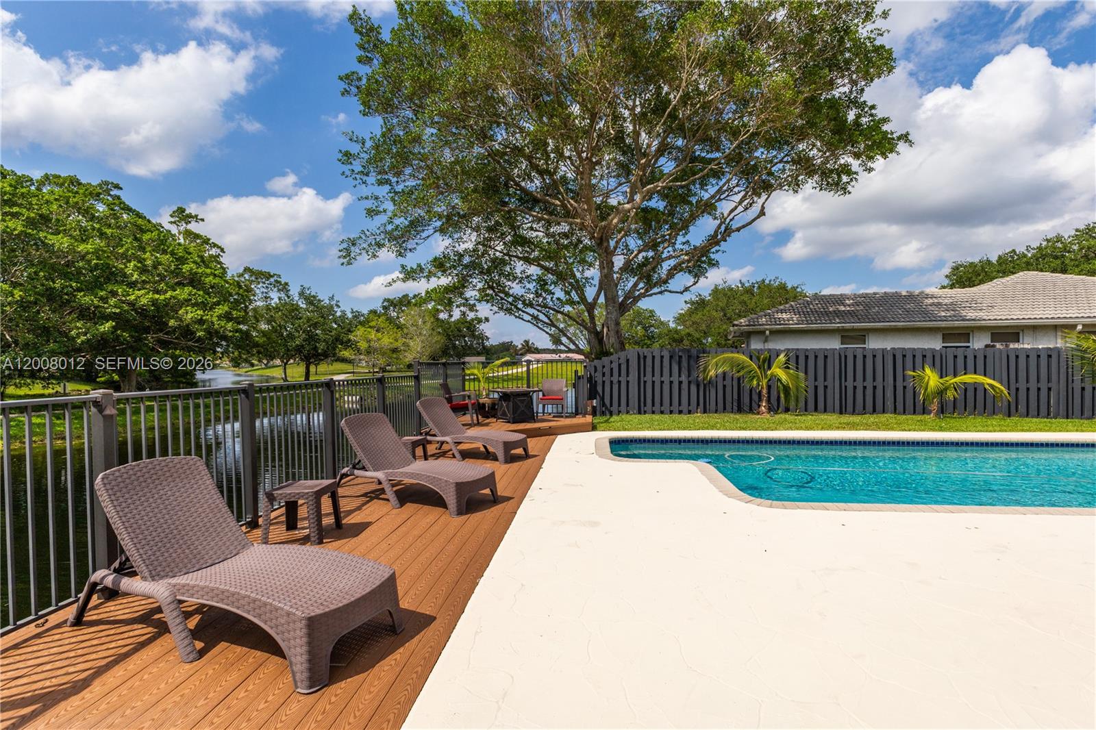 JACARANDA LAKES SEC 1 - Residential