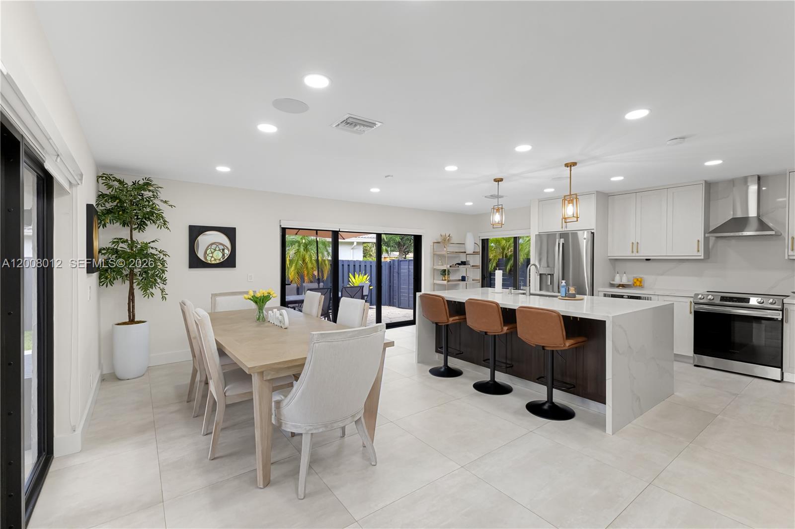JACARANDA LAKES SEC 1 - Residential