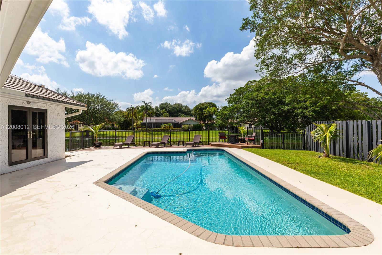 JACARANDA LAKES SEC 1 - Residential