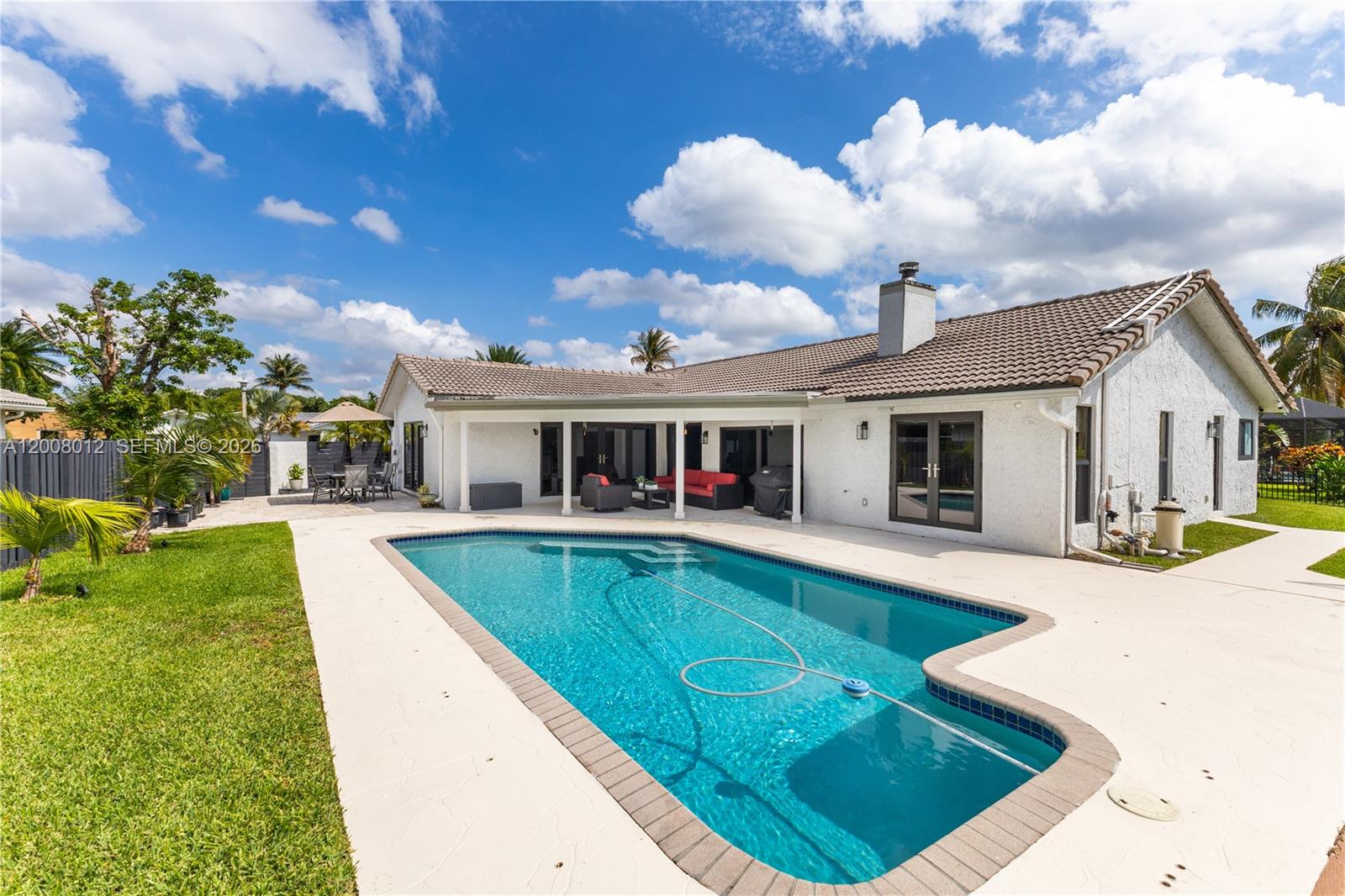 JACARANDA LAKES SEC 1 - Residential