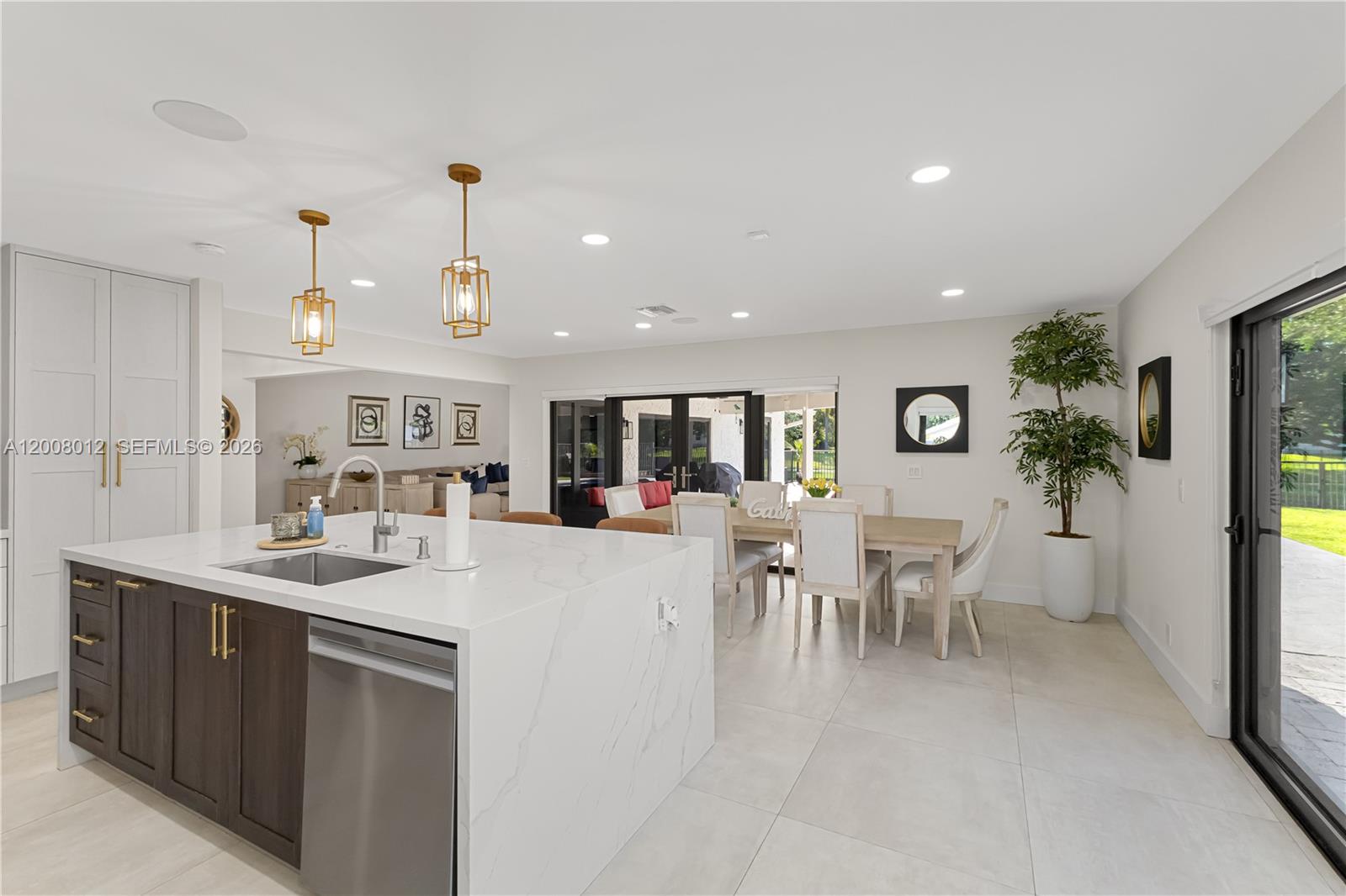 JACARANDA LAKES SEC 1 - Residential