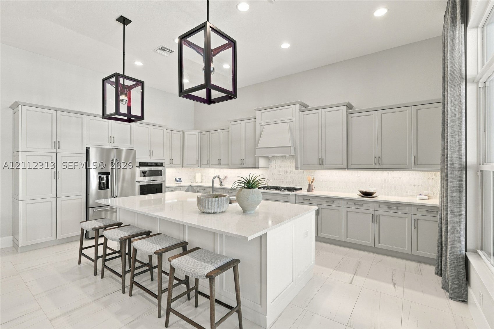3181 Capistrano