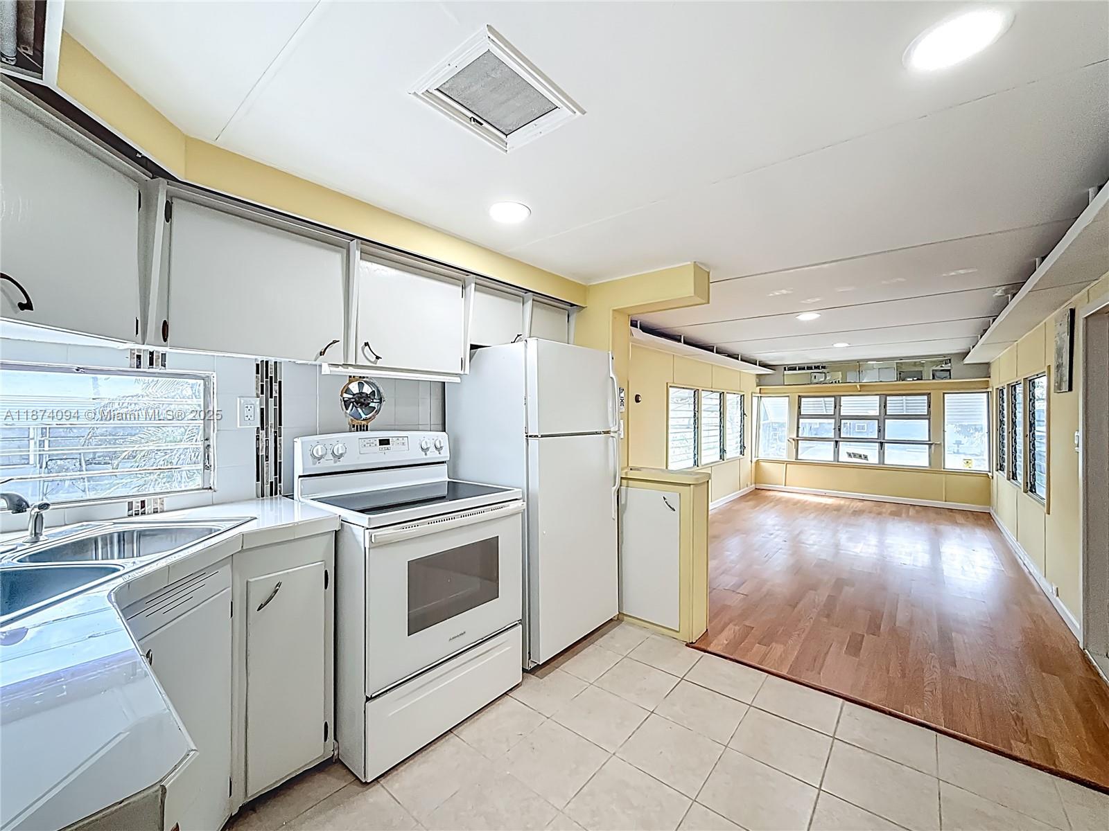 PARRY TRAILER VILLAGE - Residential