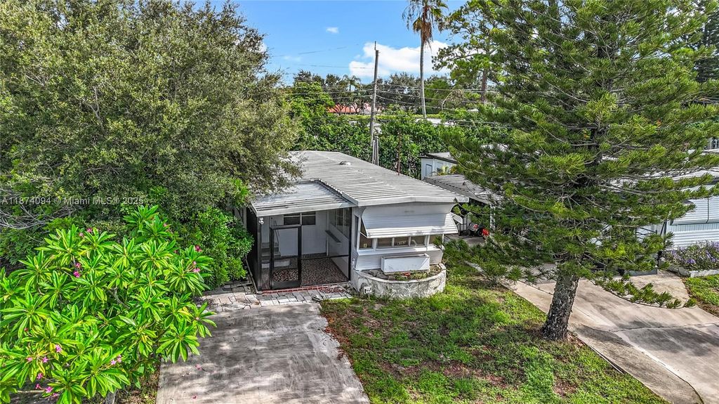 Photo of 4165 S 88th Ct S, Boynton Beach, FL 33436 (MLS # A11874094)