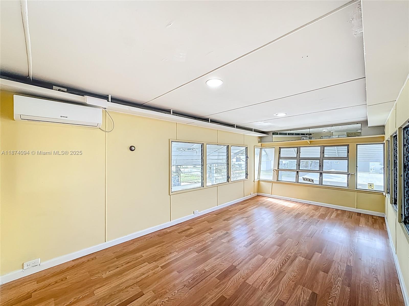 PARRY TRAILER VILLAGE - Residential