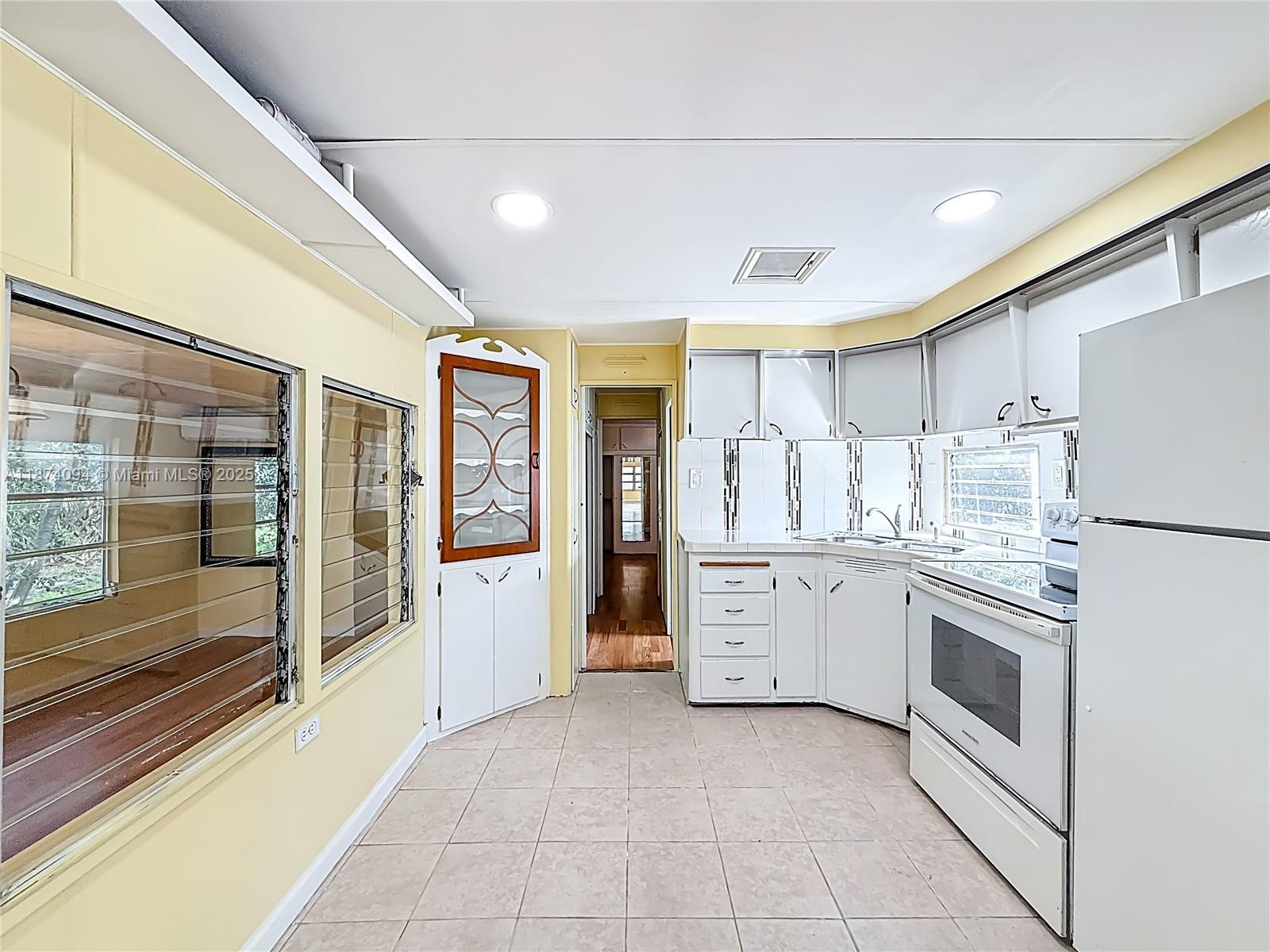 PARRY TRAILER VILLAGE - Residential