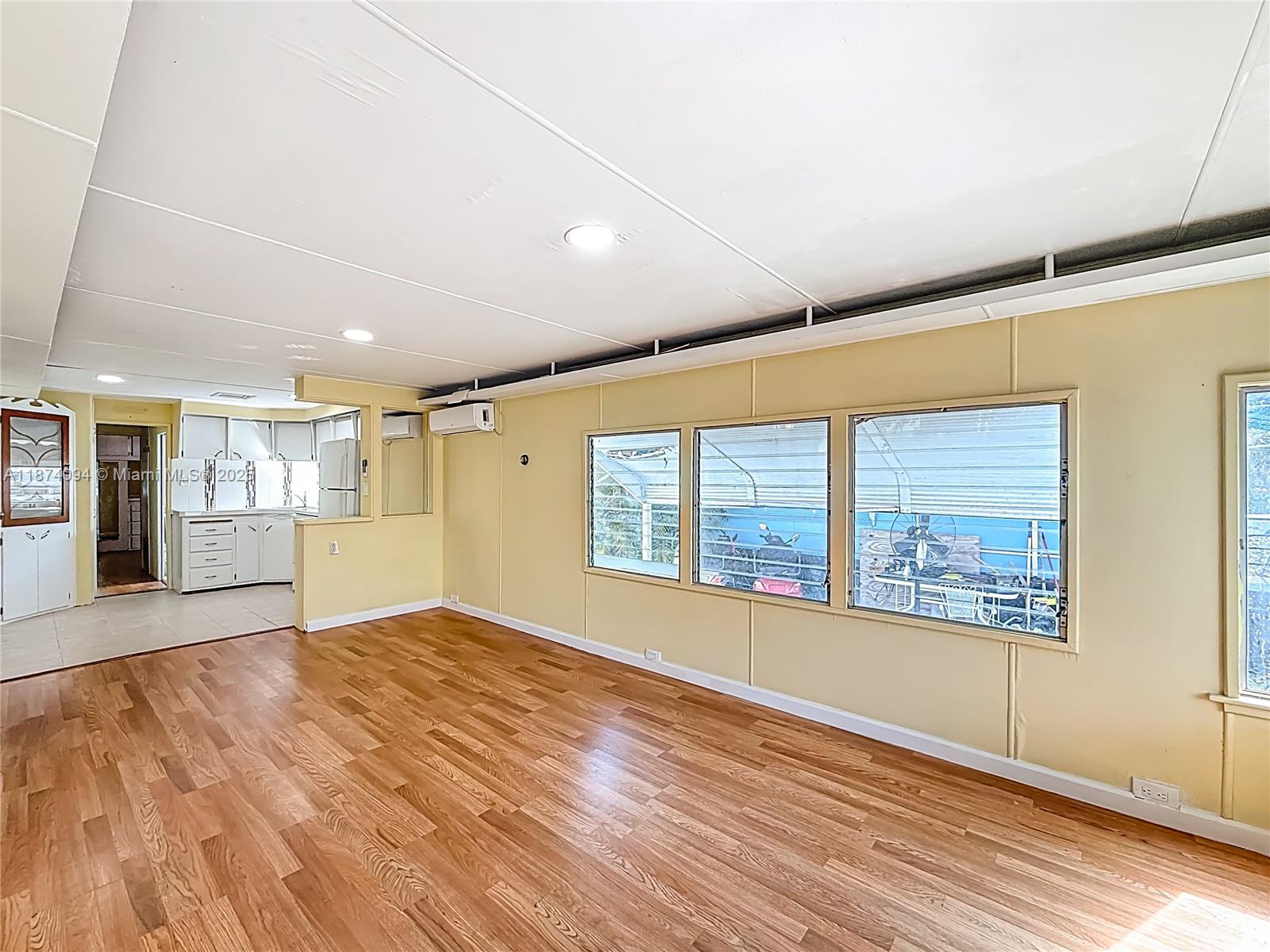 PARRY TRAILER VILLAGE - Residential