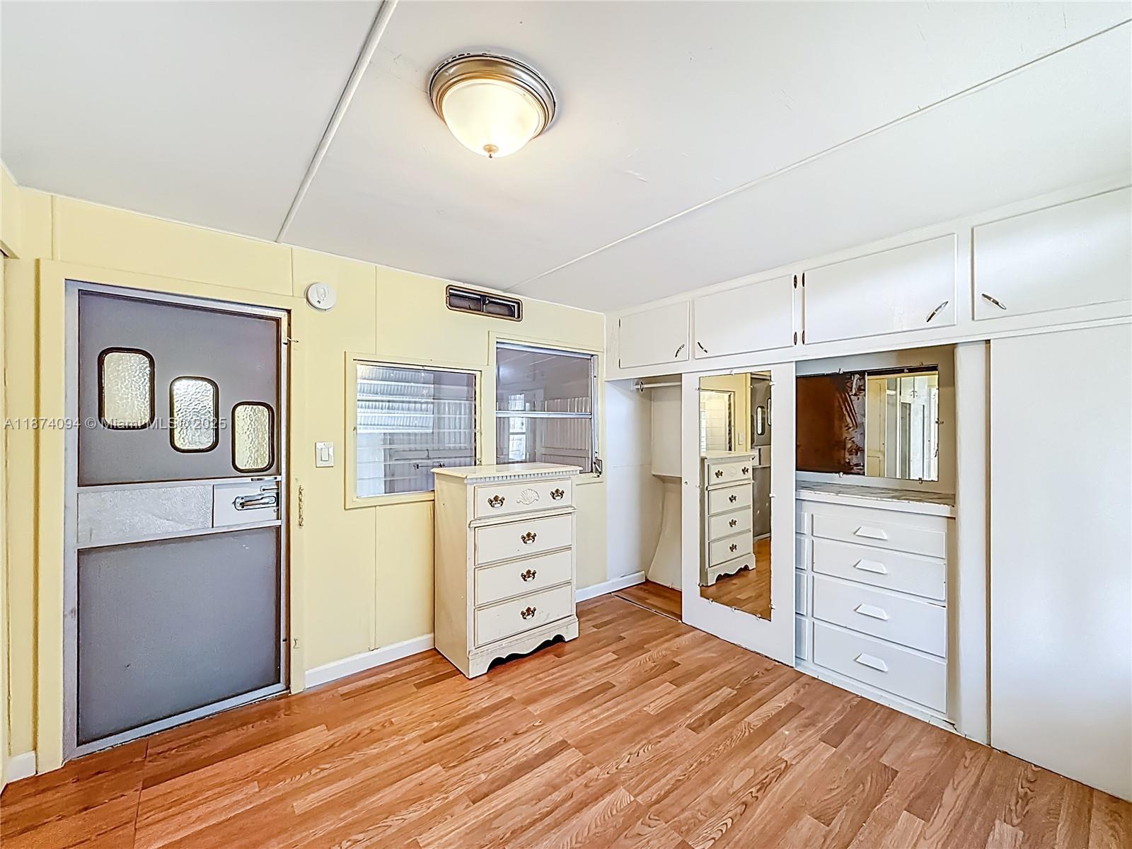 PARRY TRAILER VILLAGE - Residential