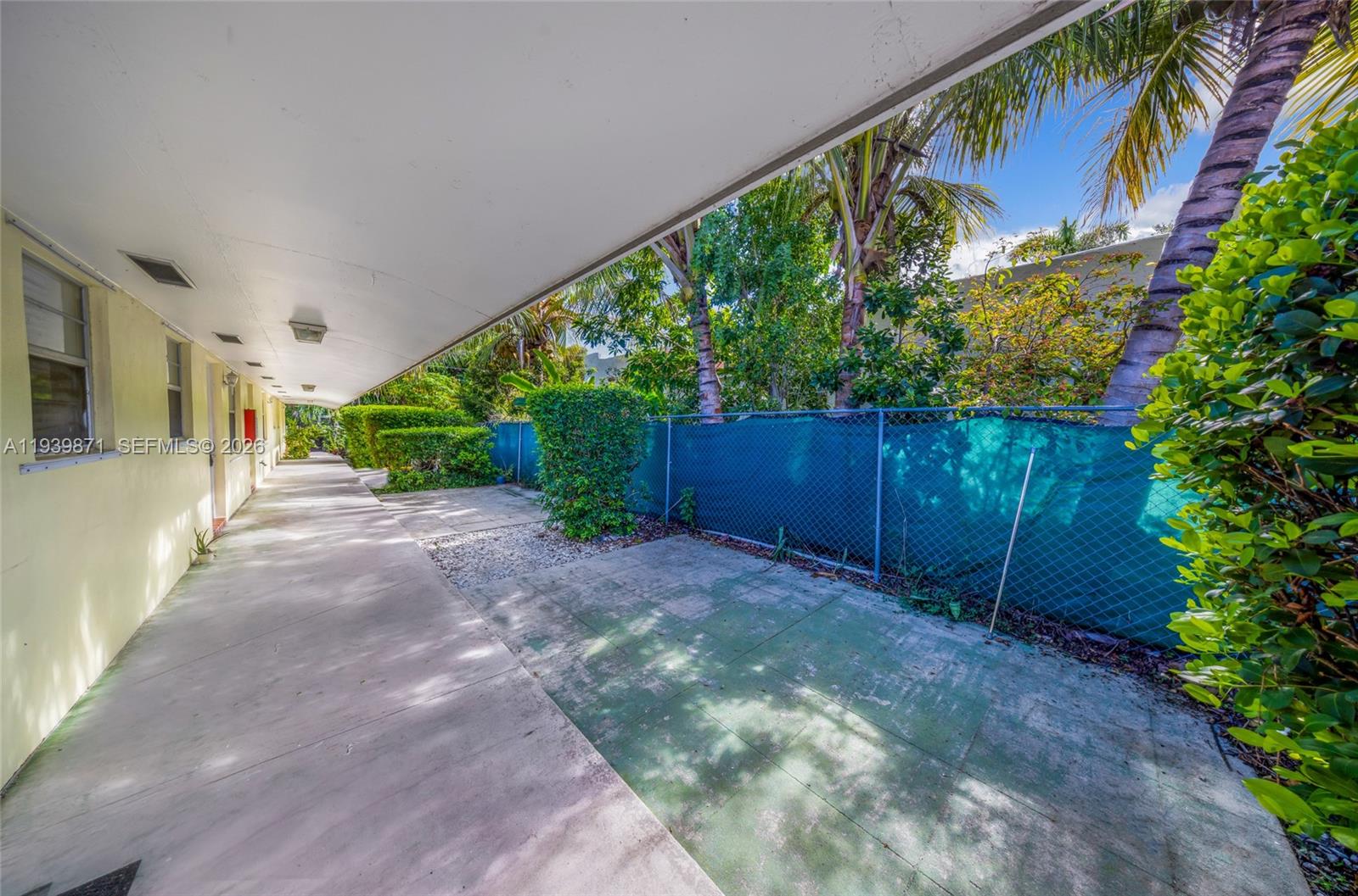 NORTH LAKE WORTH - Residential Income