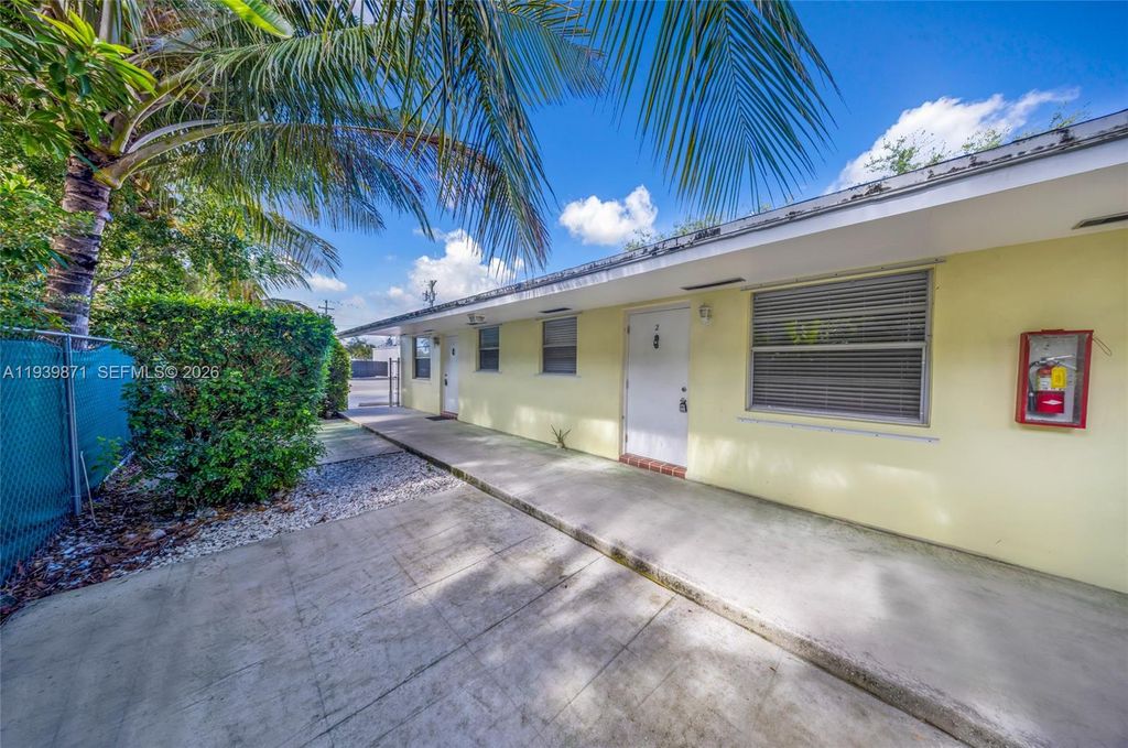 Photo of 1008 18th Ave N, Lake Worth, FL 33460 (MLS # A11939871)