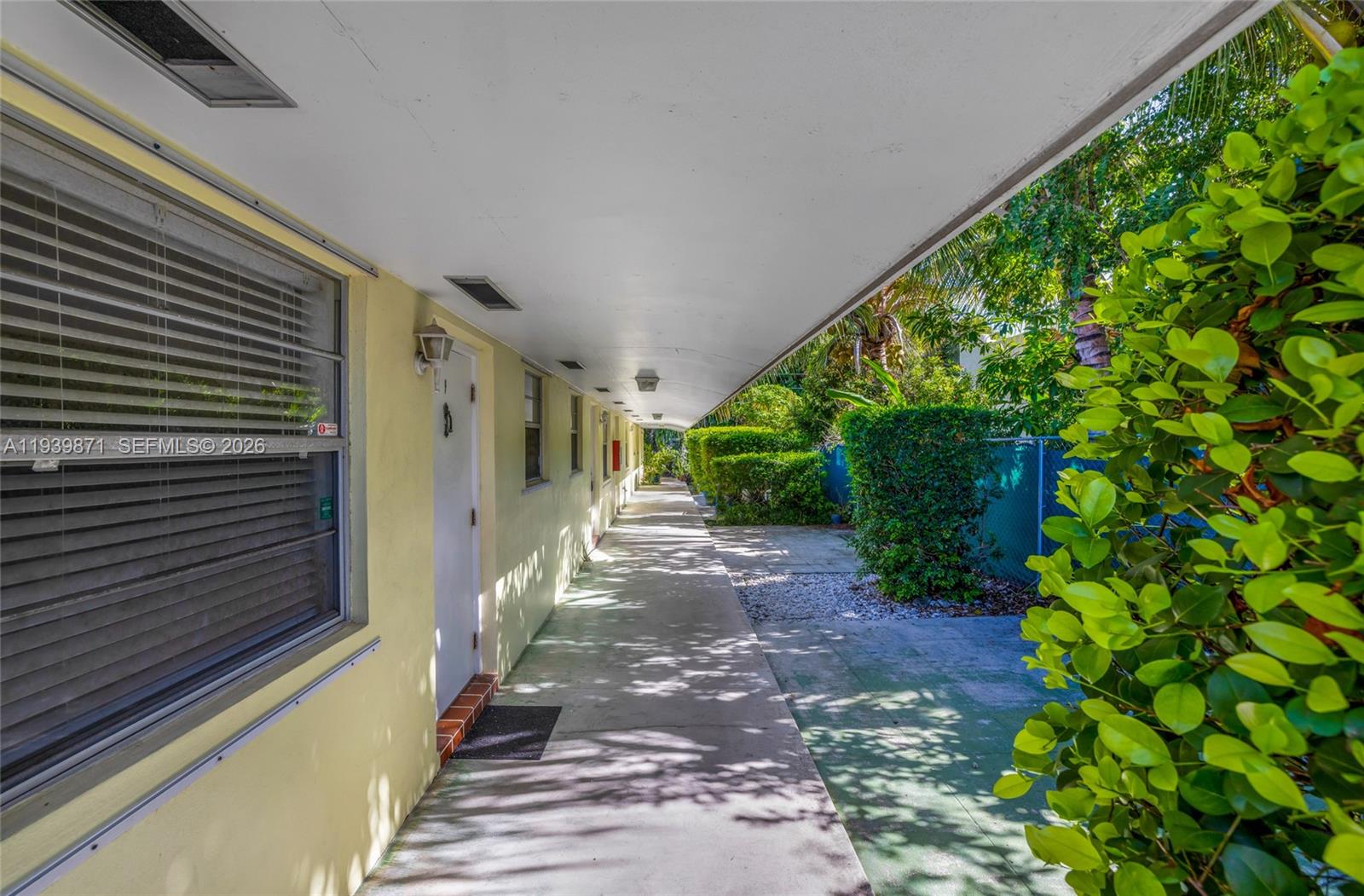 NORTH LAKE WORTH - Residential Income