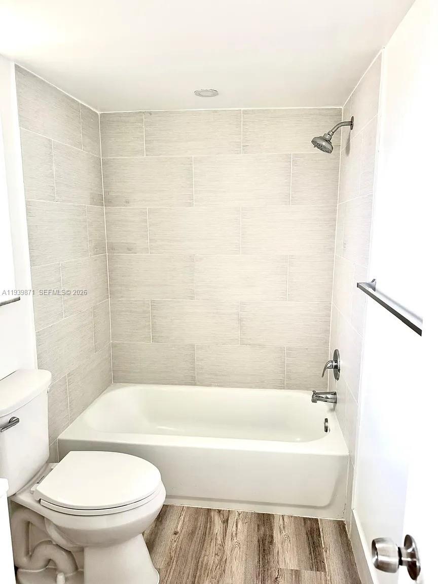 NORTH LAKE WORTH - Residential Income