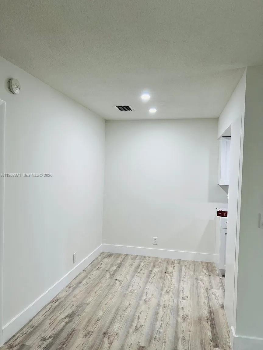 NORTH LAKE WORTH - Residential Income